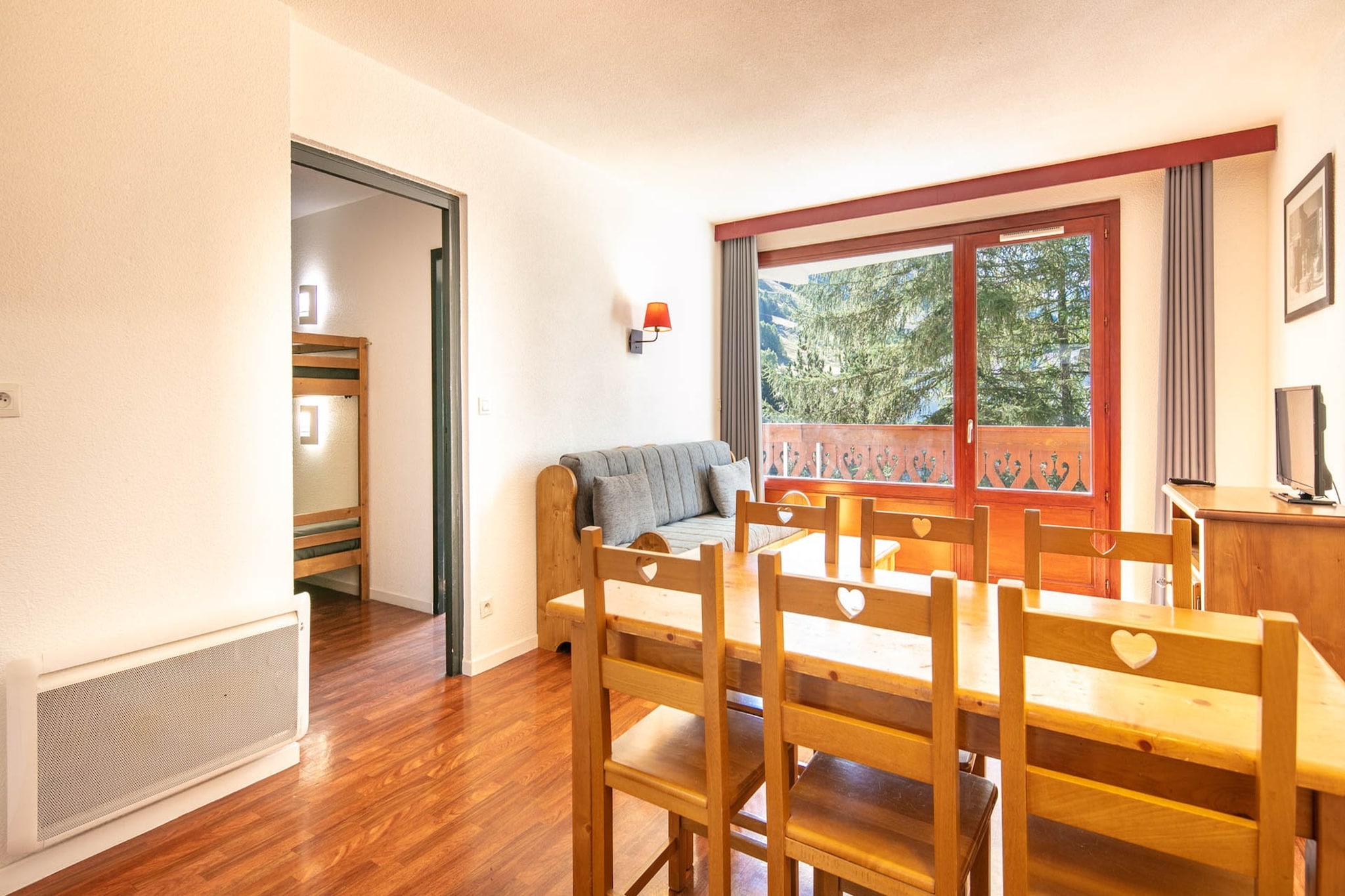 L'Edelweiss - Appartement 2 piÃ¨ces avec coin nuit 6 personnes - Eetkamer