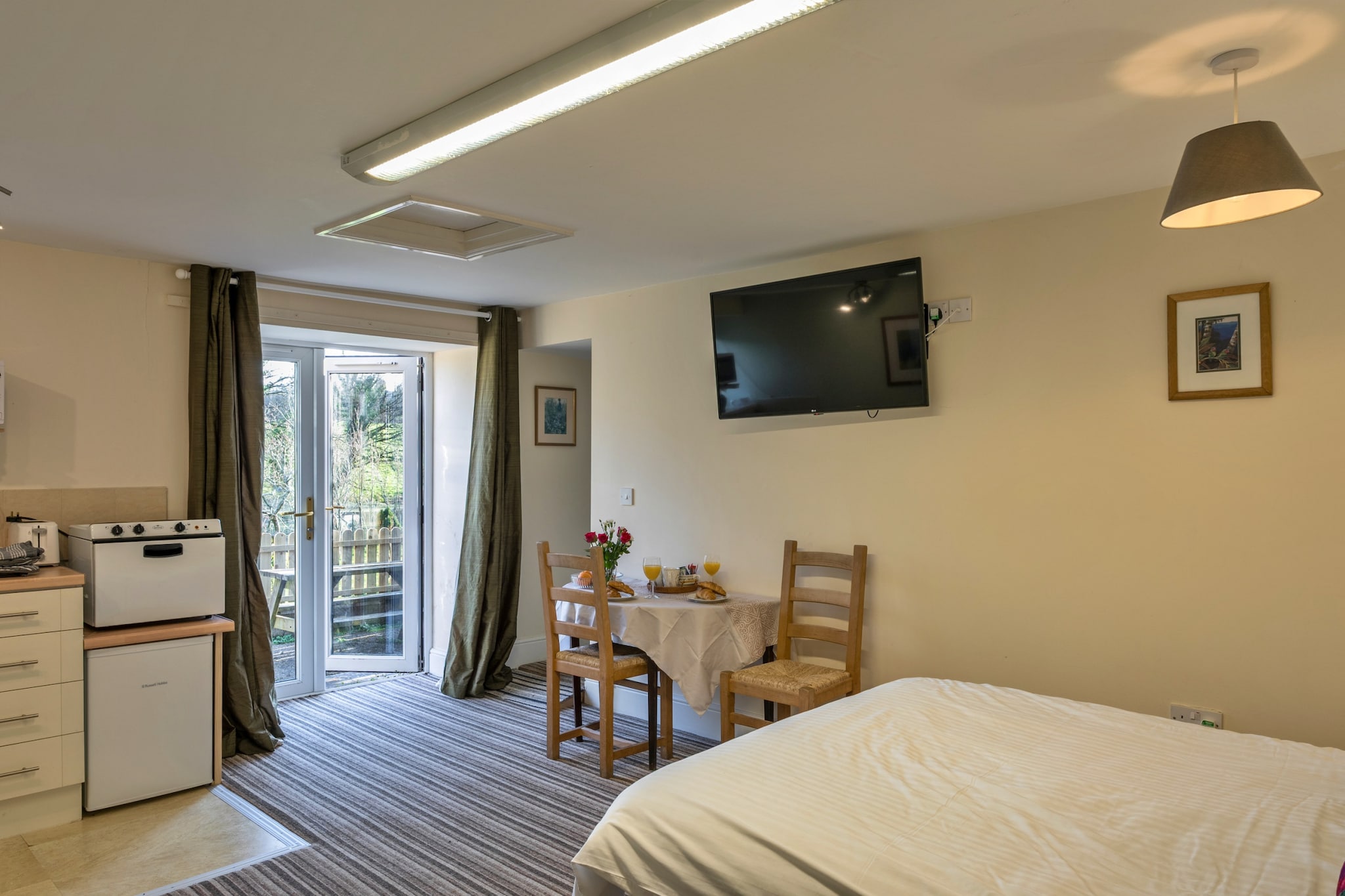 Trimstone Manor - Lee, Studio Apartment - Slaapkamer