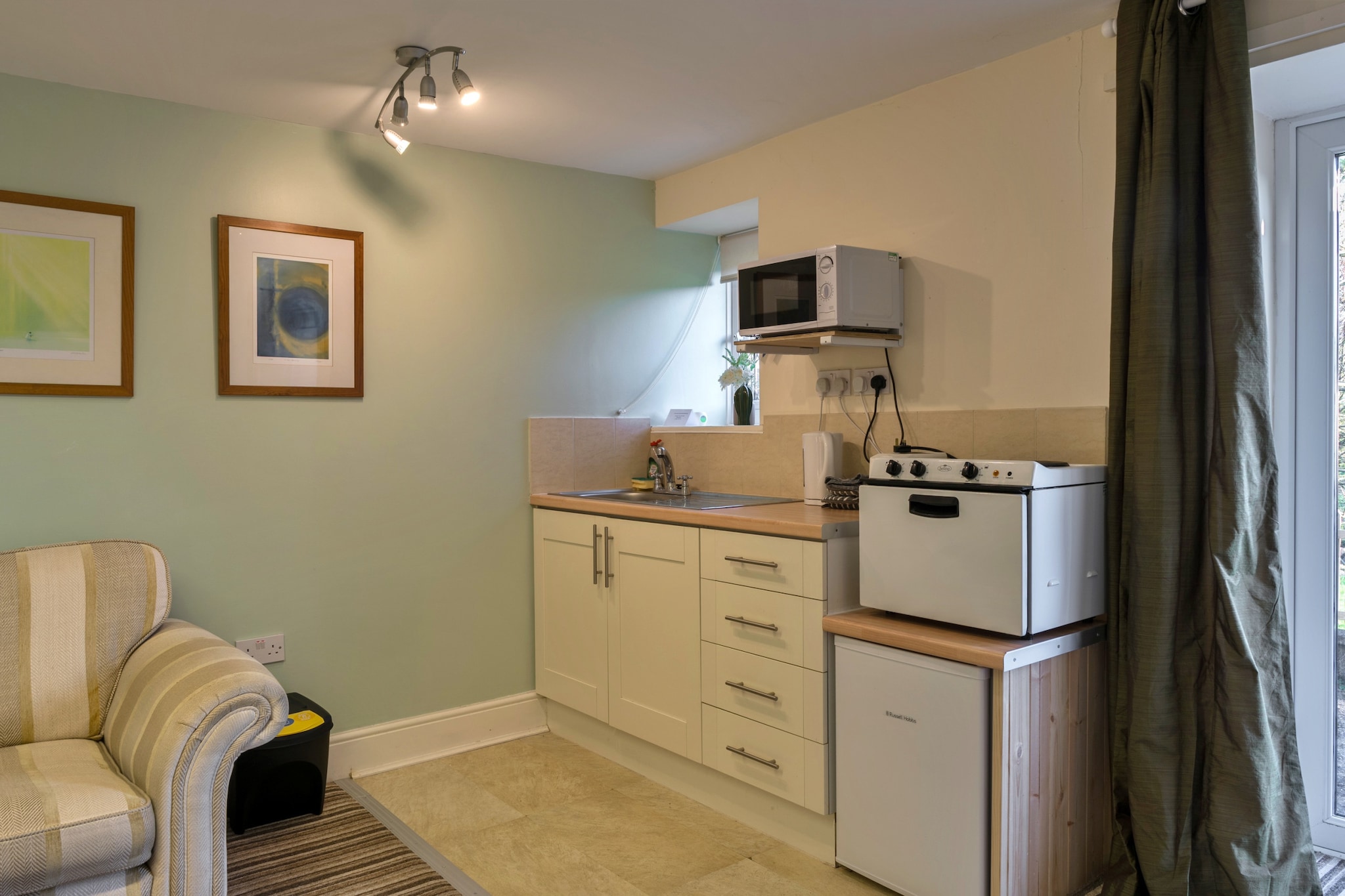 Trimstone Manor - Lee, Studio Apartment