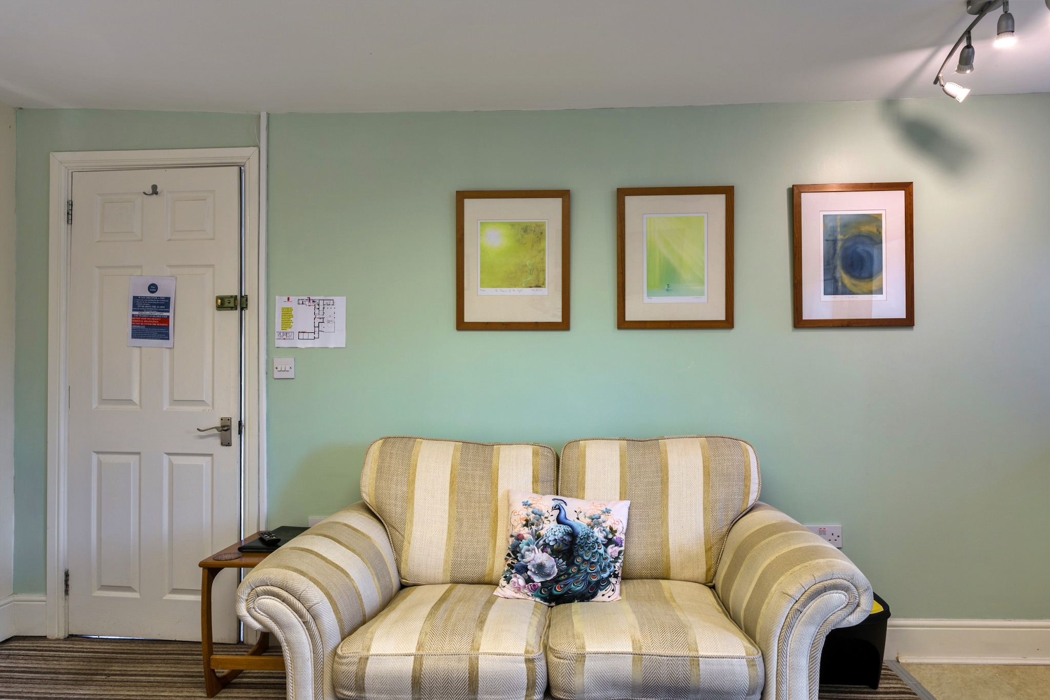 Trimstone Manor - Lee, Studio Apartment - Woonkamer