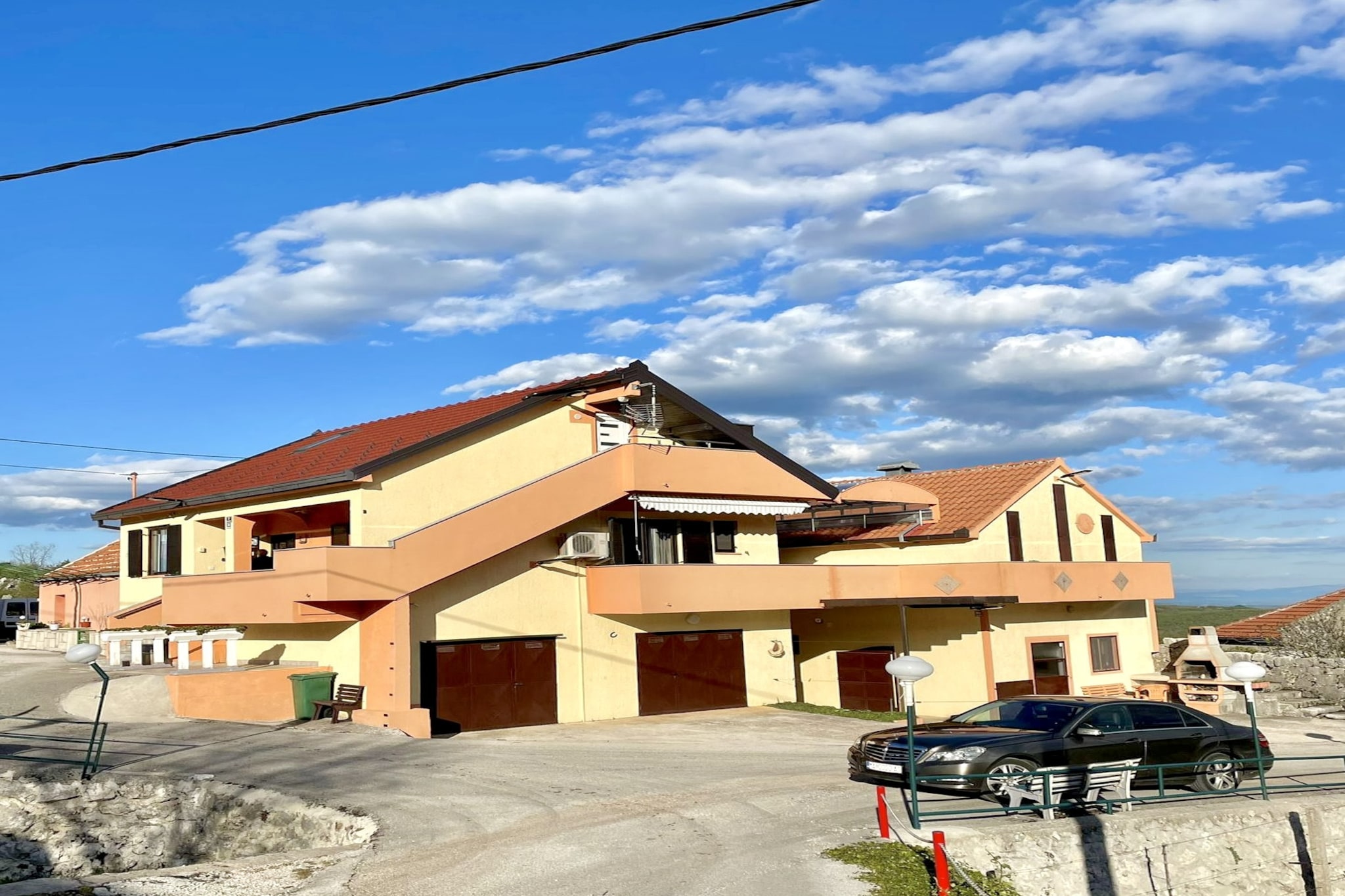 Holiday Home Rocca with pool - Buitenlucht