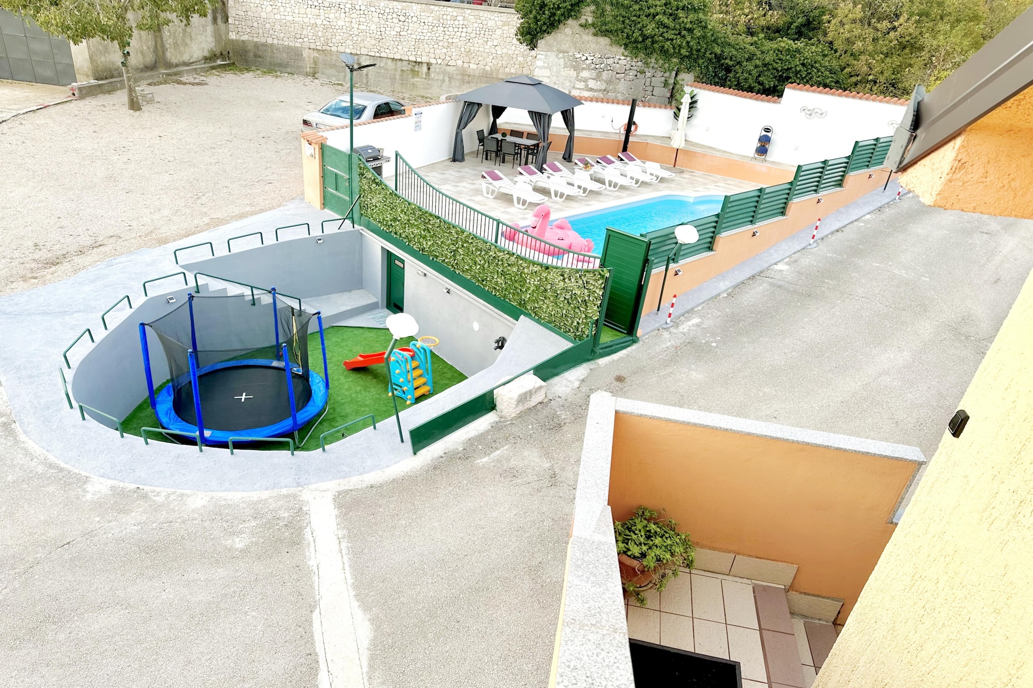 Holiday Home Rocca with pool - Außenbereich Sommer