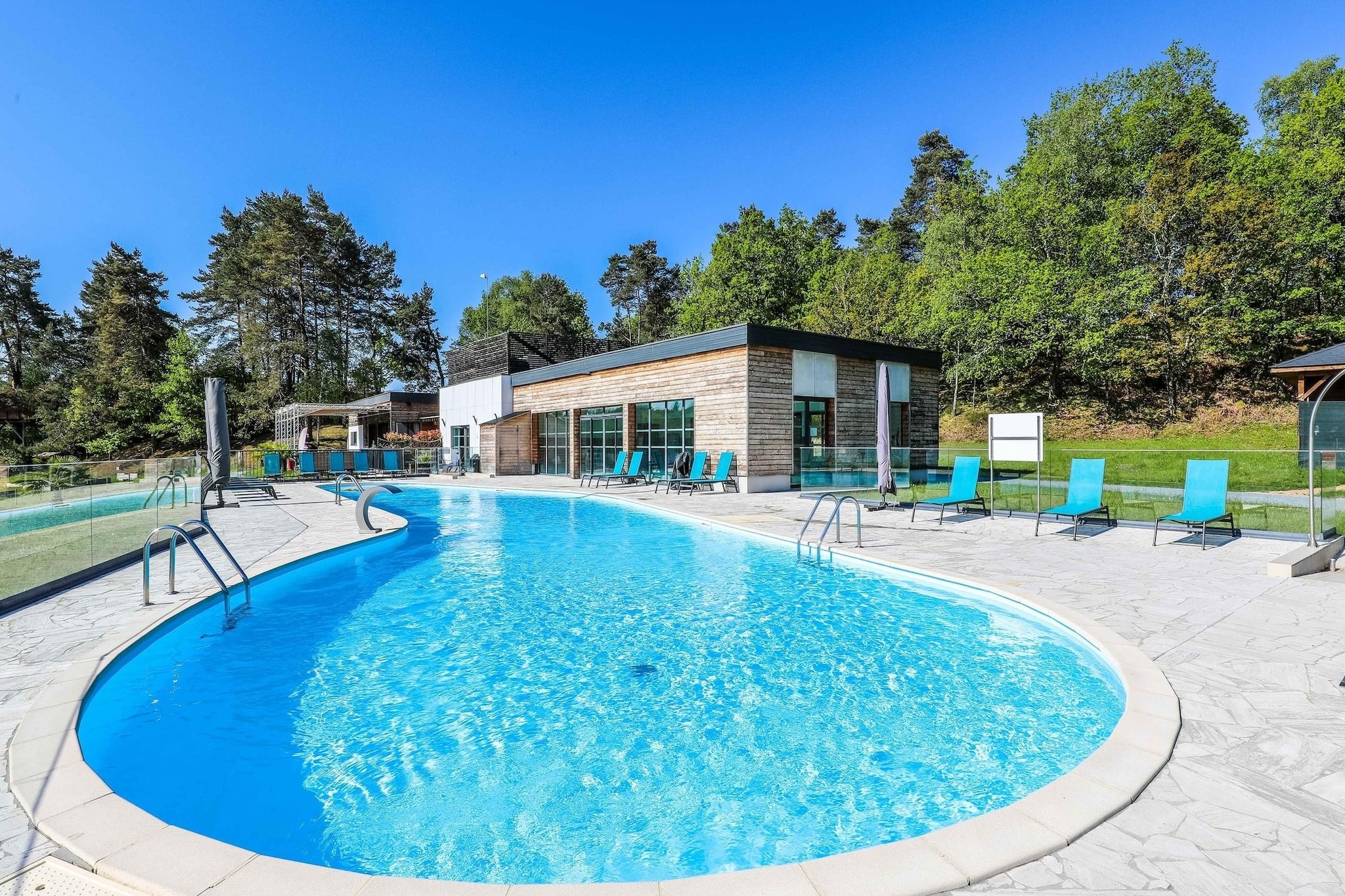 Le Domaine des MonÃ©diÃ¨res - Cabane de charme vue forÃªt 2ad  2enf -12ans