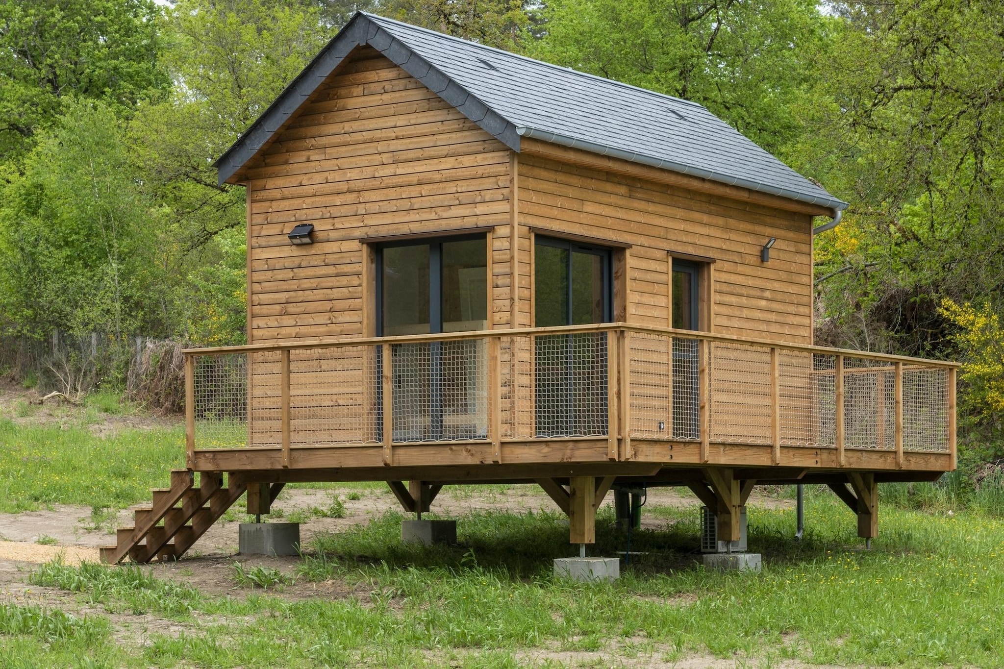 Le Domaine des MonÃ©diÃ¨res - Cabane de charme vue forÃªt 2ad  2enf -12ans