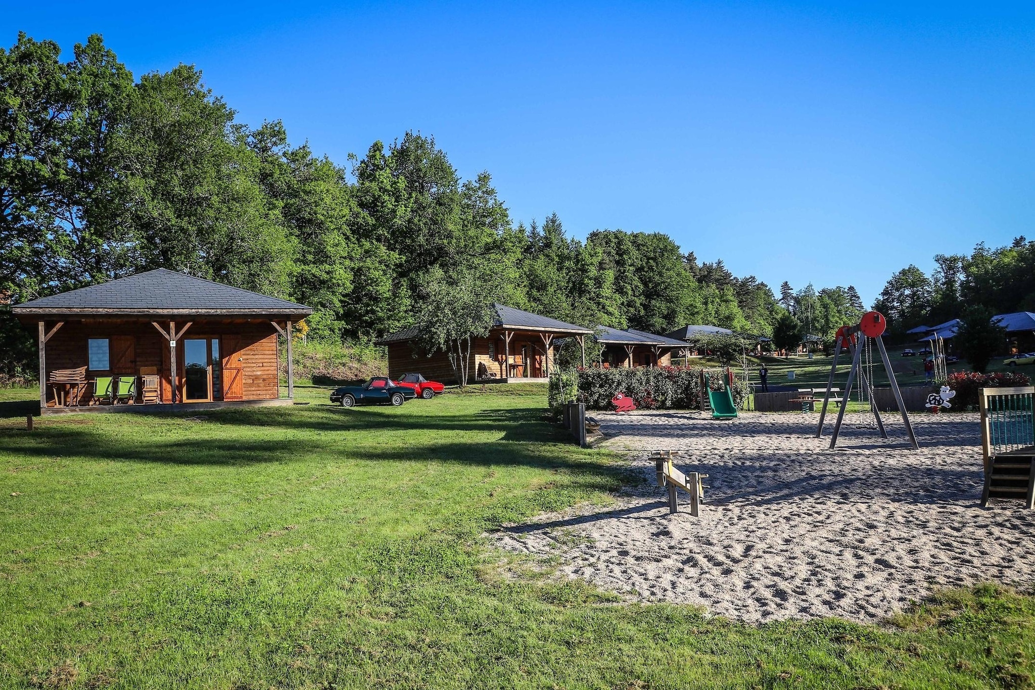 Le Domaine des MonÃ©diÃ¨res - Cabane de charme vue Lac 2ad  2enf -12ans - Areas within 1km in summer