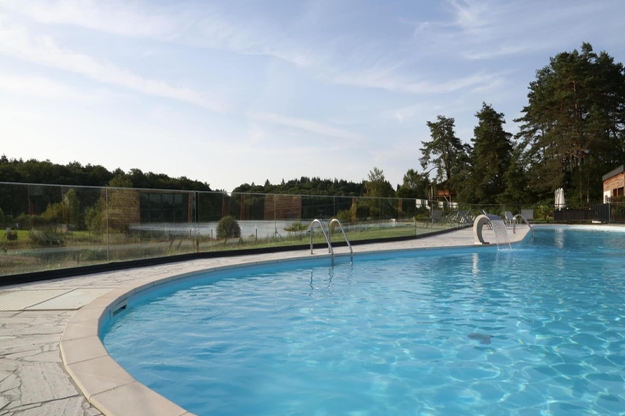 Le Domaine des MonÃ©diÃ¨res - Chalet 3 piÃ¨ces 6 personnes vue Lac - Swimming pool