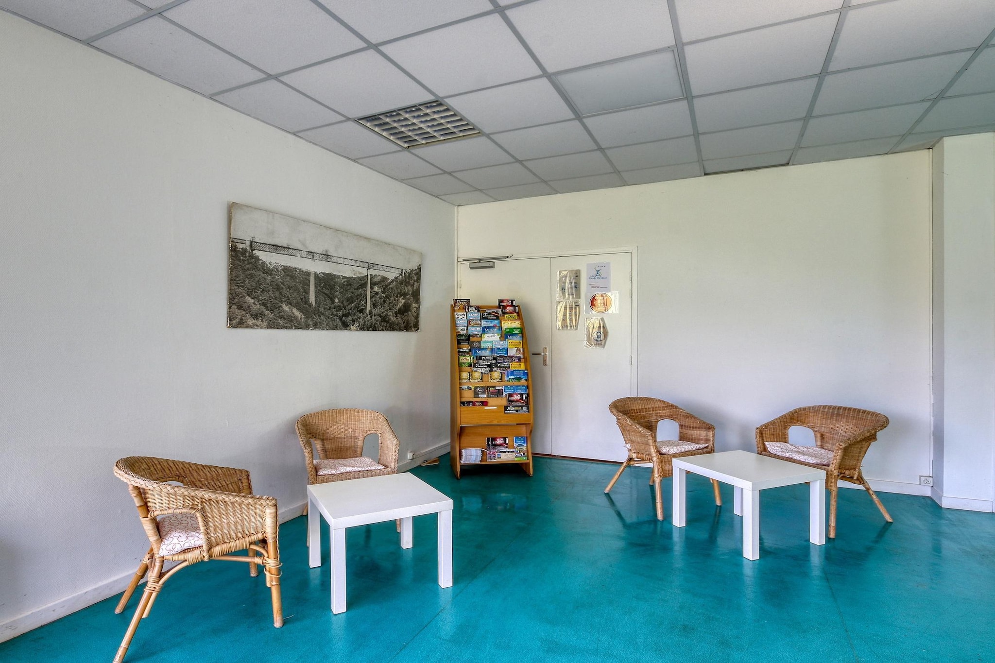 Miremont - Le Domaine de Confolant Chambre quadruple - Parkfaciliteiten