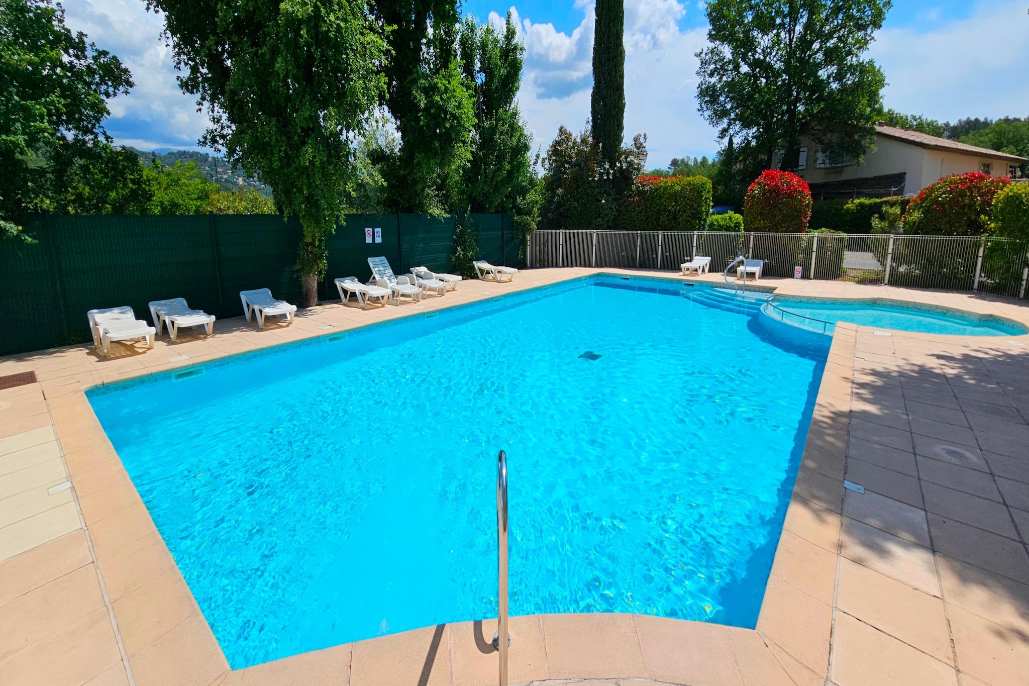 RÃ©sidence VacancÃ©ole Les Bastides de Fayence	Maison 3 piÃ¨ces 6 personnes supÃ©rieur - Zwembad