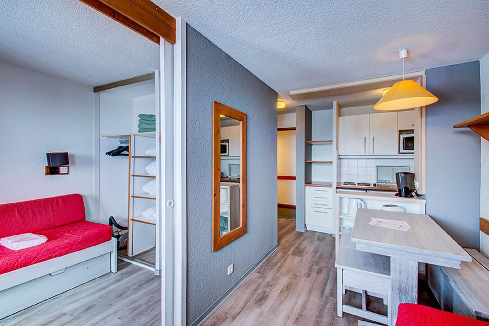 Le Borsat IV-Studio 4 personnes avec coin nuit - Eetkamer