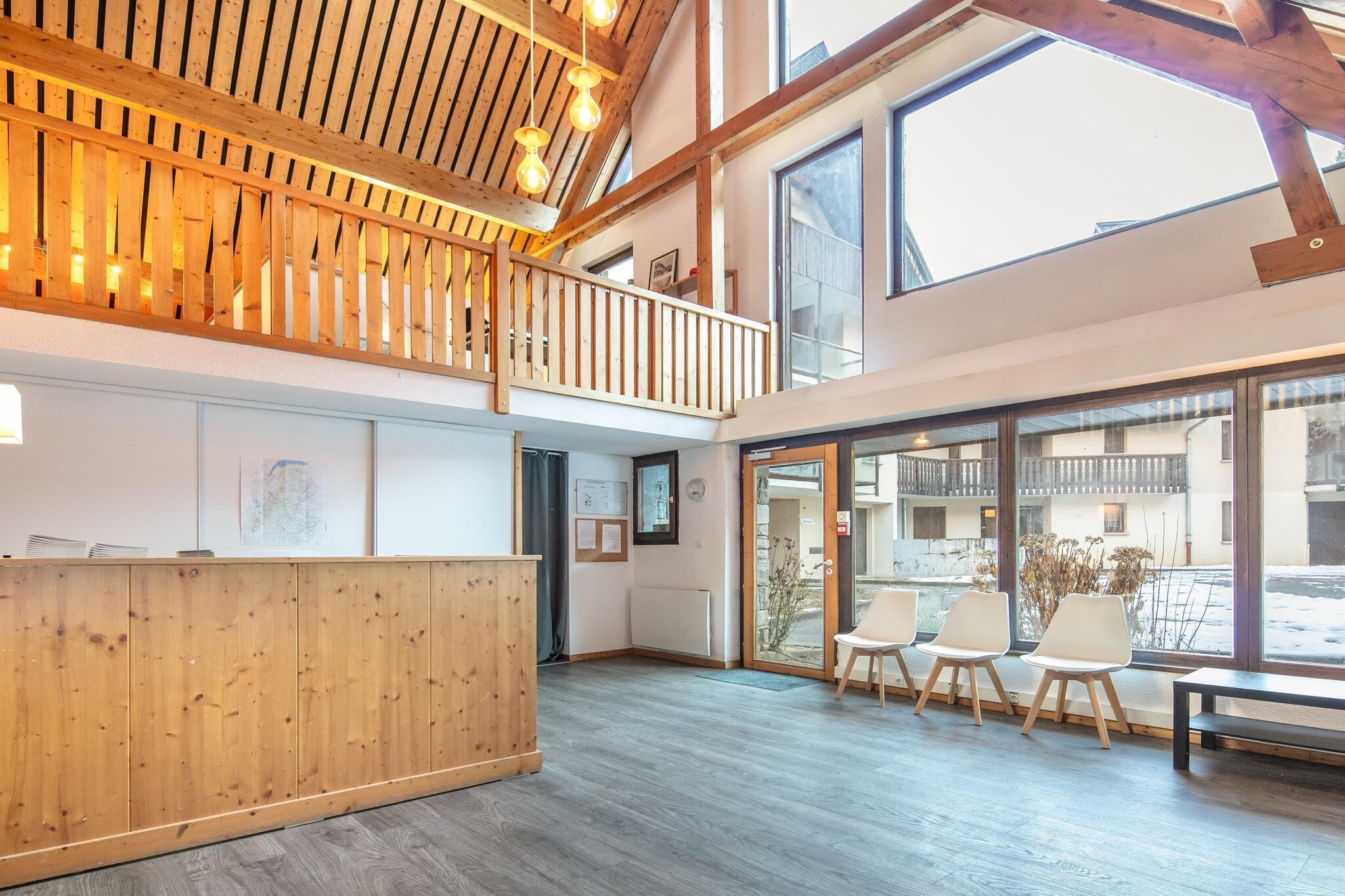 La PerriÃ¨re - Vacanceole	Appartement 3 piÃ¨ces 6 personnes - Parkfaciliteiten