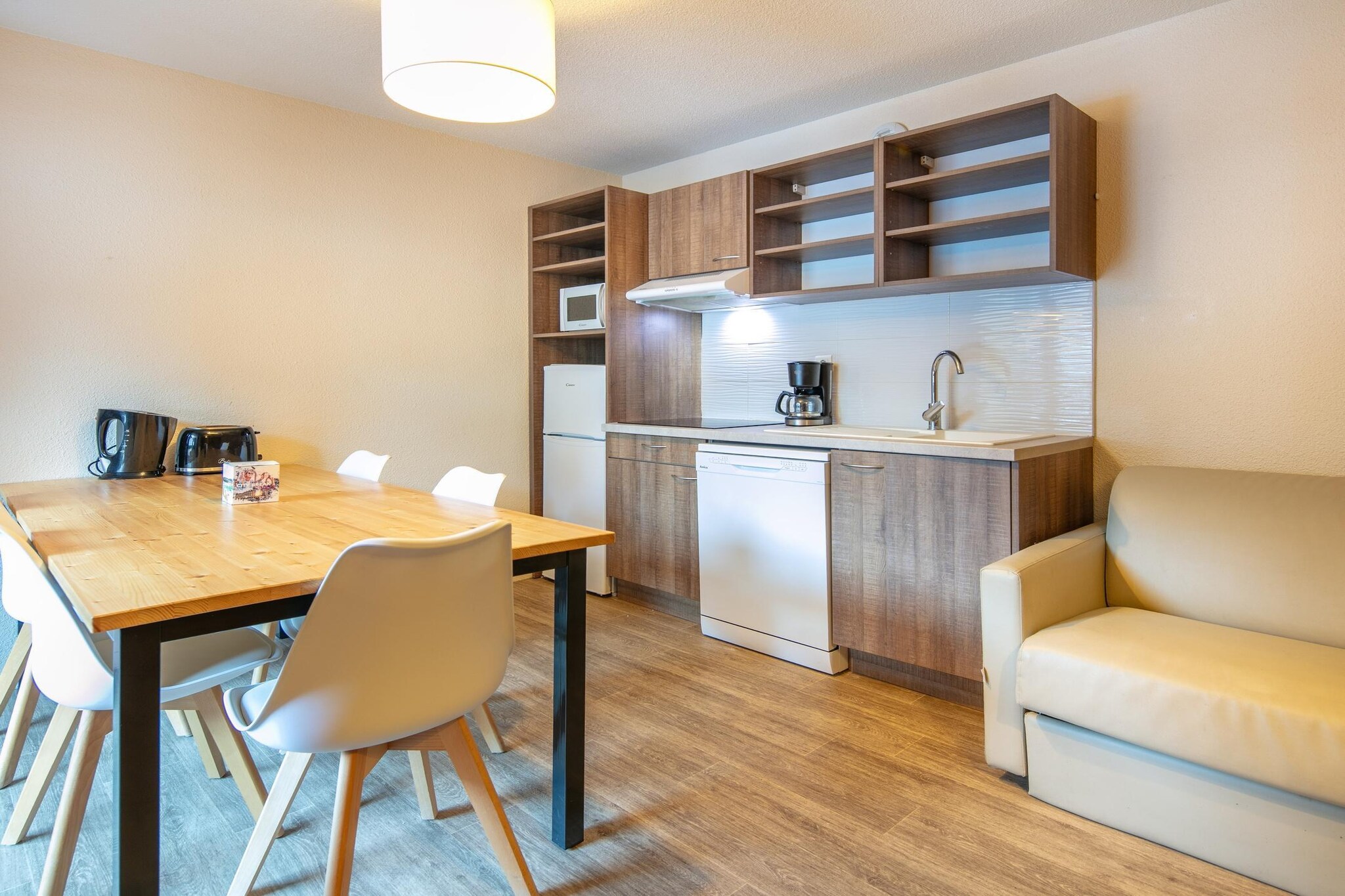 La PerriÃ¨re - Vacanceole	Appartement 4 piÃ¨ces 8 personnes - Keuken