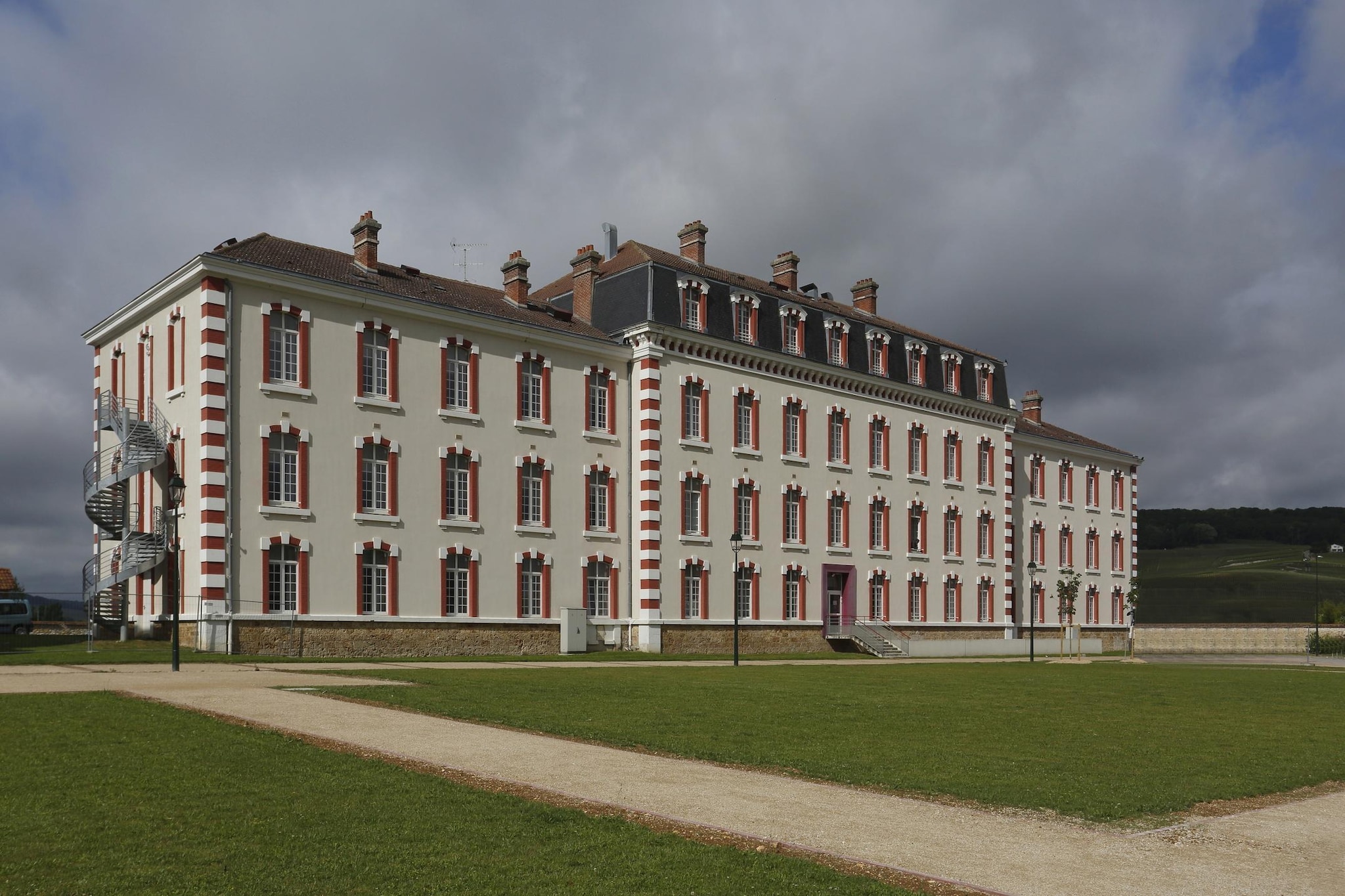 Les Demeures Champenoises confort-Studio 3 personnes avec coin nuit - Außenbereich Sommer