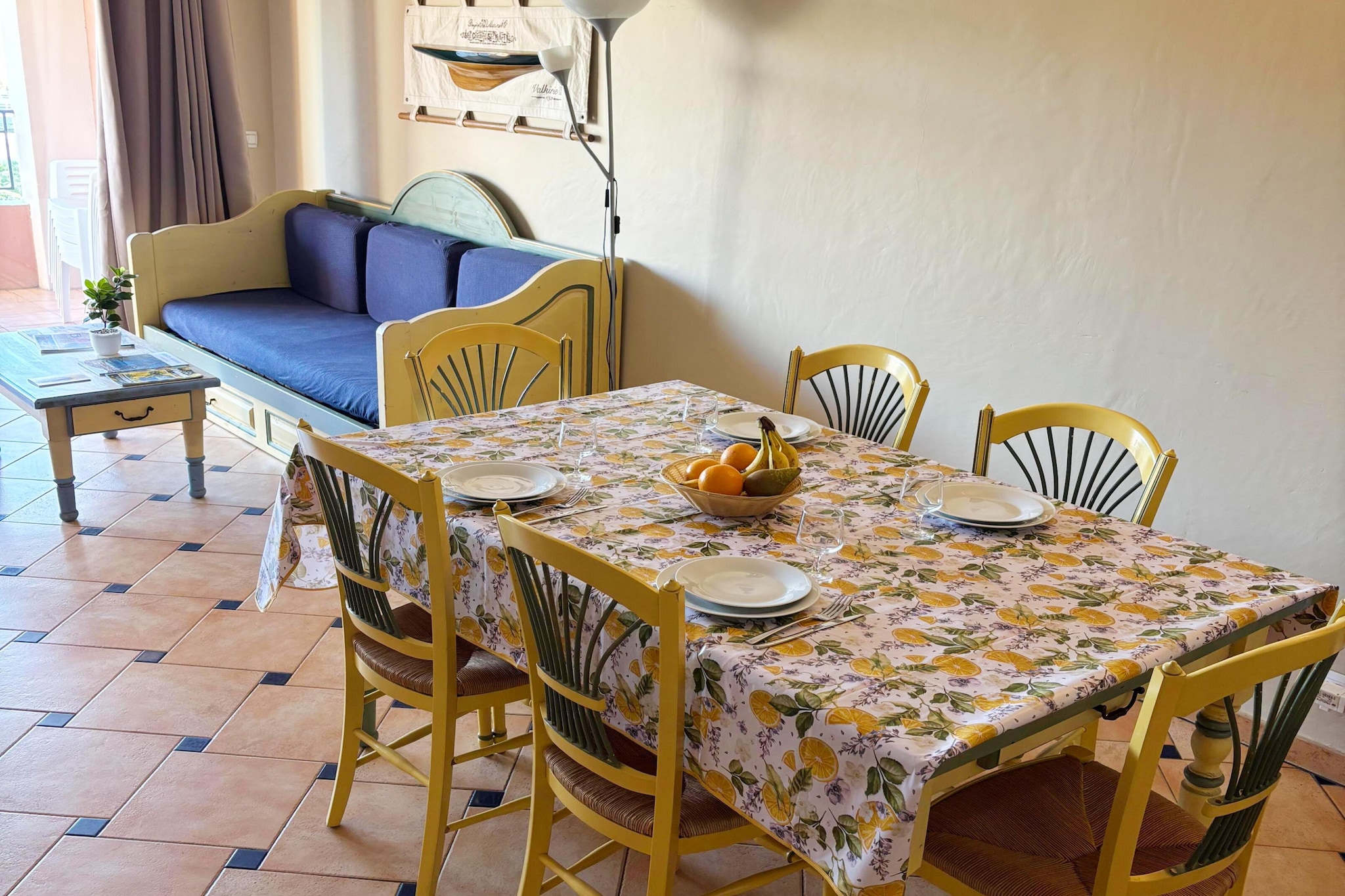 Résidence Lagrange Prestige Port Marine 2 bedroom alcove apt sleeps 8 OTA - Eetkamer