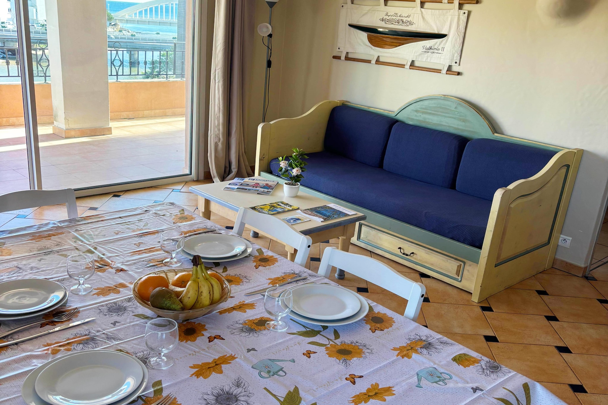 Résidence Lagrange Prestige Port Marine 2 bedroom alcove apt sleeps 8 OTA - Woonkamer