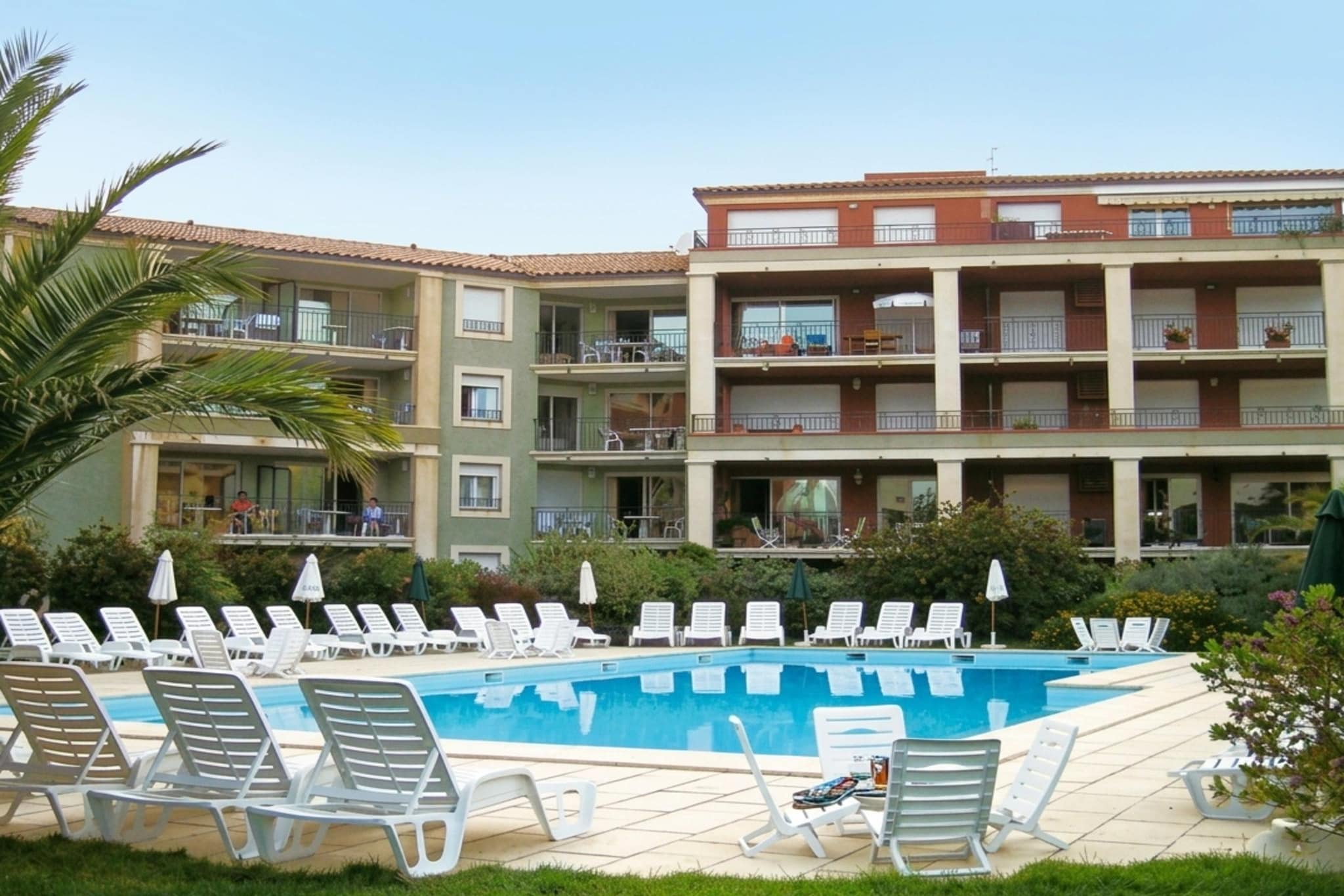 Résidence Lagrange Prestige Port Marine 2 bedroom alcove apt sleeps 8 OTA - Buitenkant zomer