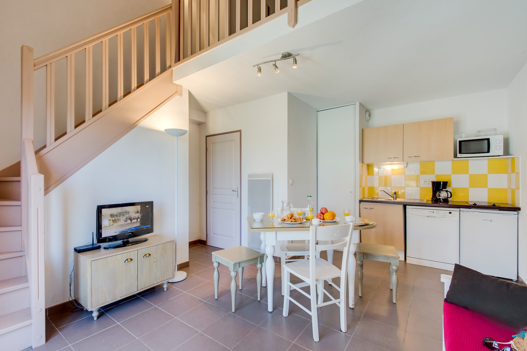 Le Domaine d'EnsÃ©rune	Maison avec salon et coin nuit 4 personnes