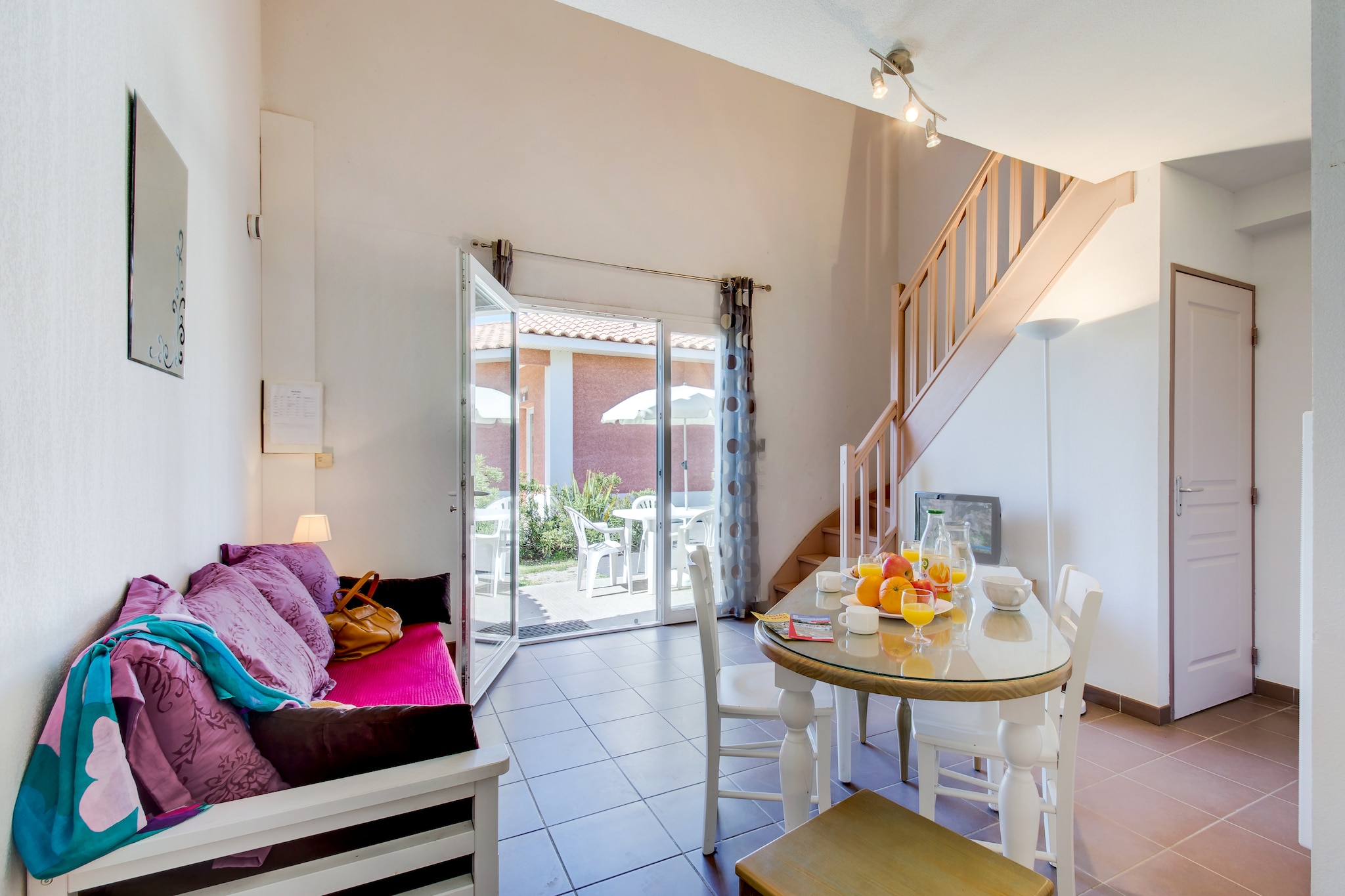 Le Domaine d'EnsÃ©rune	Maison avec salon et coin nuit 4 personnes - Woonkamer