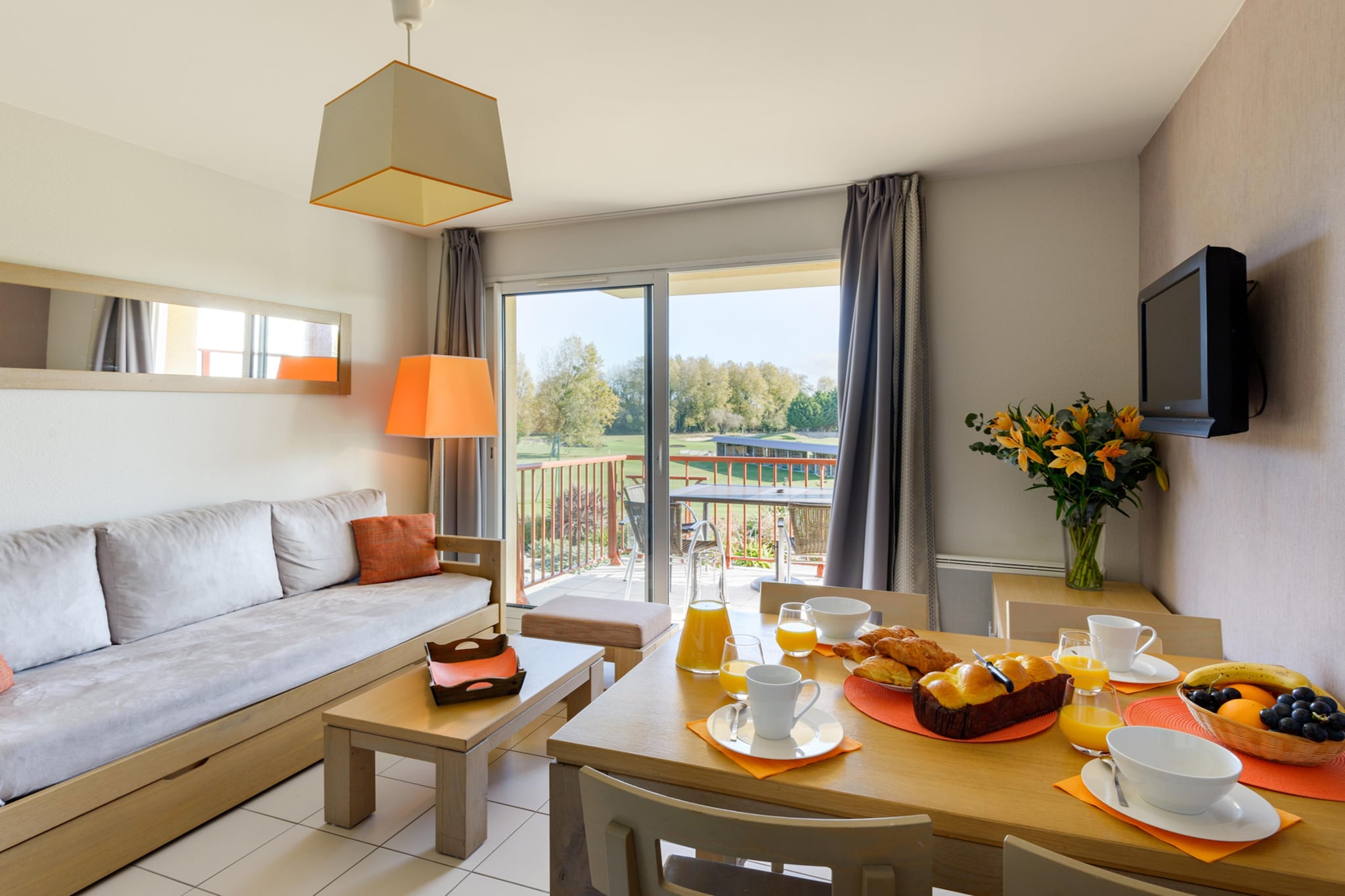Cap Green 1 bedroom apartment sleeps 4 OTA - Salon
