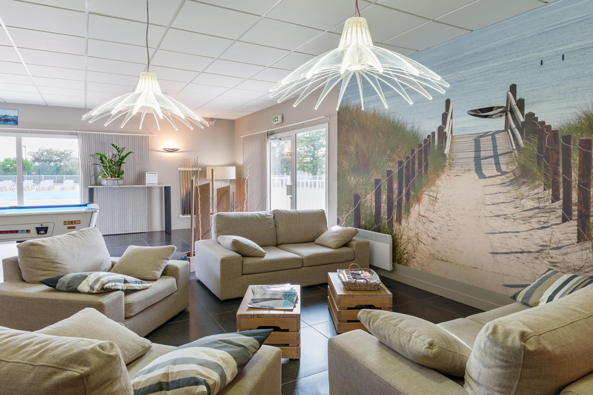 Le Village de la Mer Split-level holiday home sleeps 8 OTA - Salon