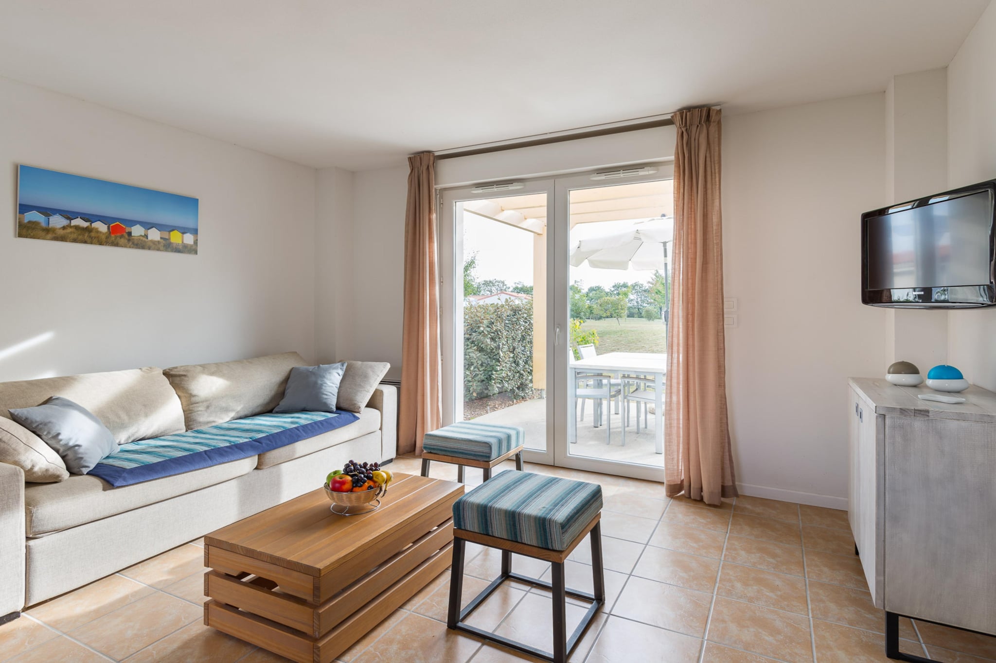 Le Village de la Mer Split-level holiday home sleeps 8 OTA - Salon