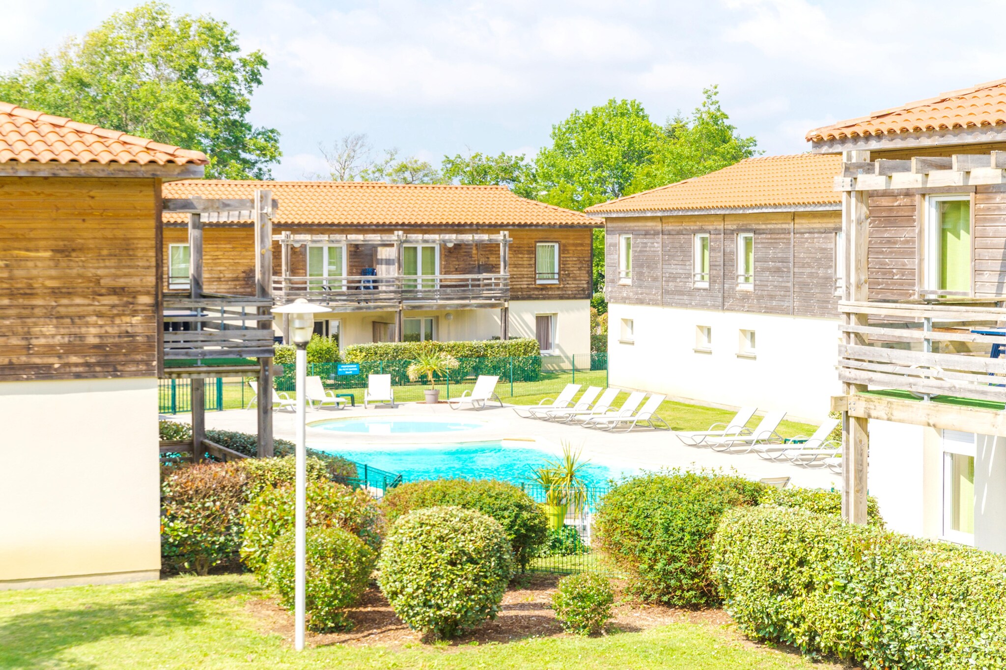 Les Terrasses du Lac One Bedroom Apartment 4 adults OTA - Exterior in summer