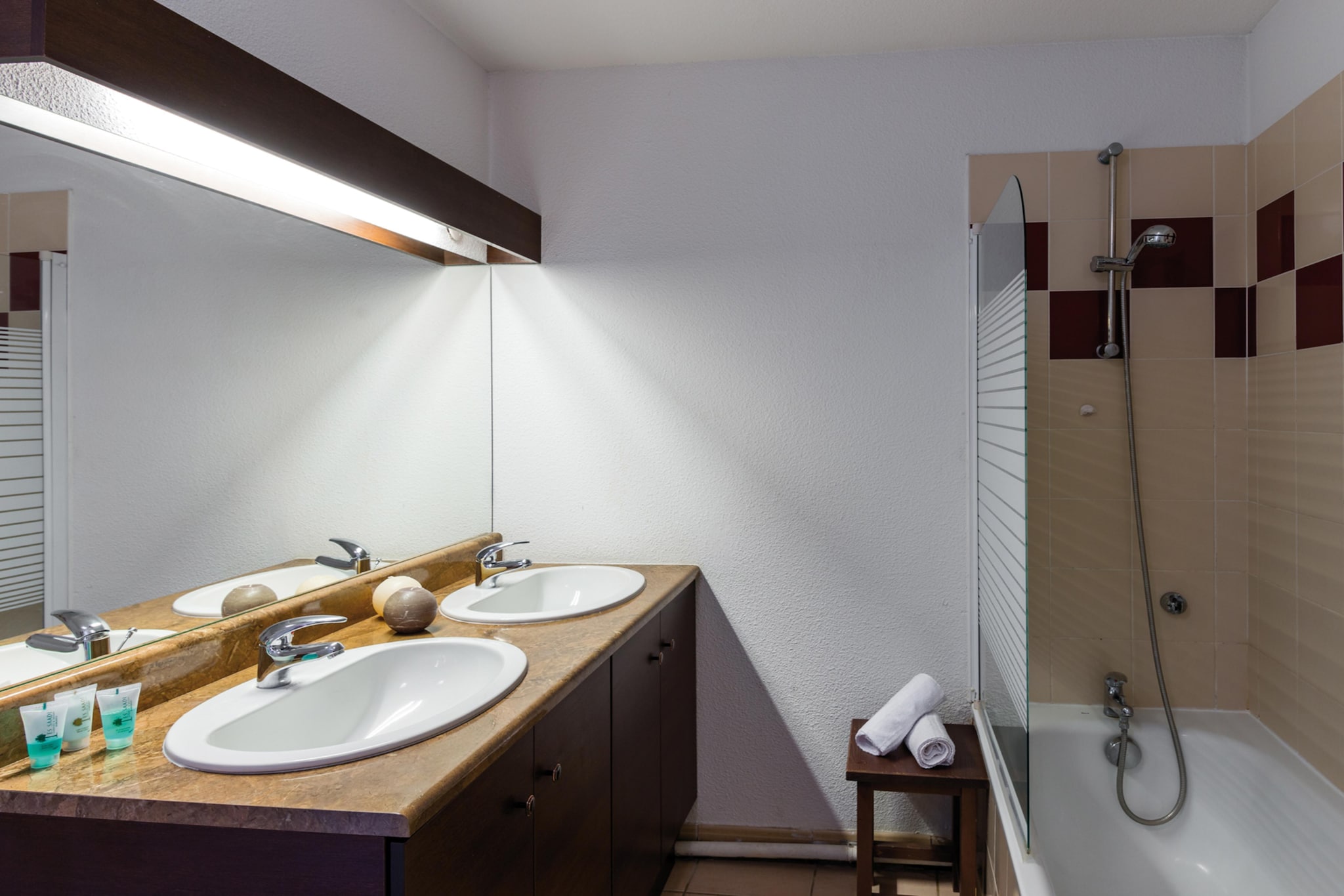 Le Clos des Vignes Duplex House (4/6 adults) OTA - Badezimmer
