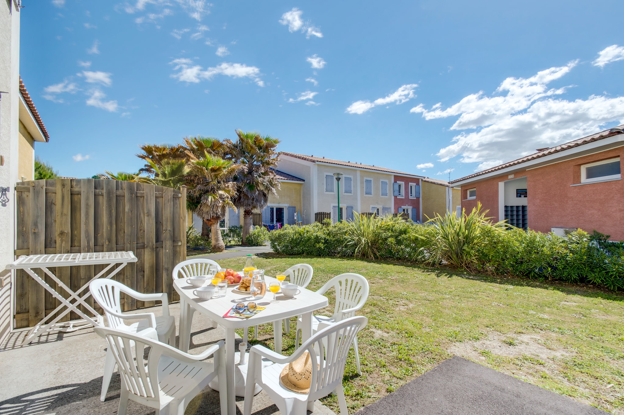 Le Domaine d'EnsÃ©rune	Maison 2 piÃ¨ces avec coin nuit 6 personnes - Terrasbalkon