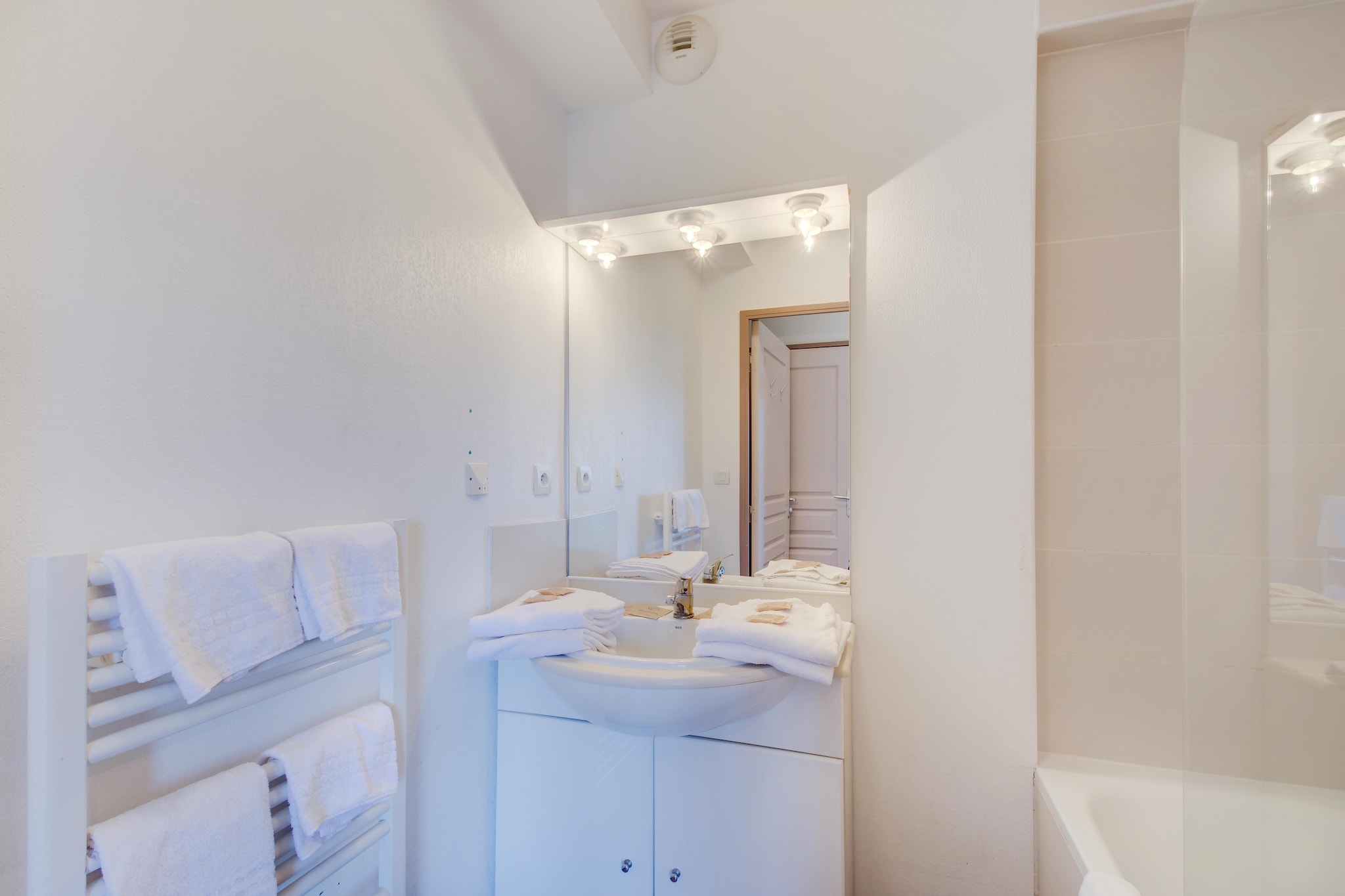Le Domaine d'EnsÃ©rune	Maison 3 piÃ¨ces 6 personnes - Badkamer