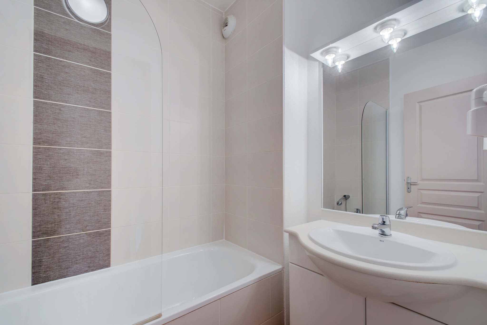 Le Domaine d'EnsÃ©rune	Maison 3 piÃ¨ces 6 personnes - Badkamer
