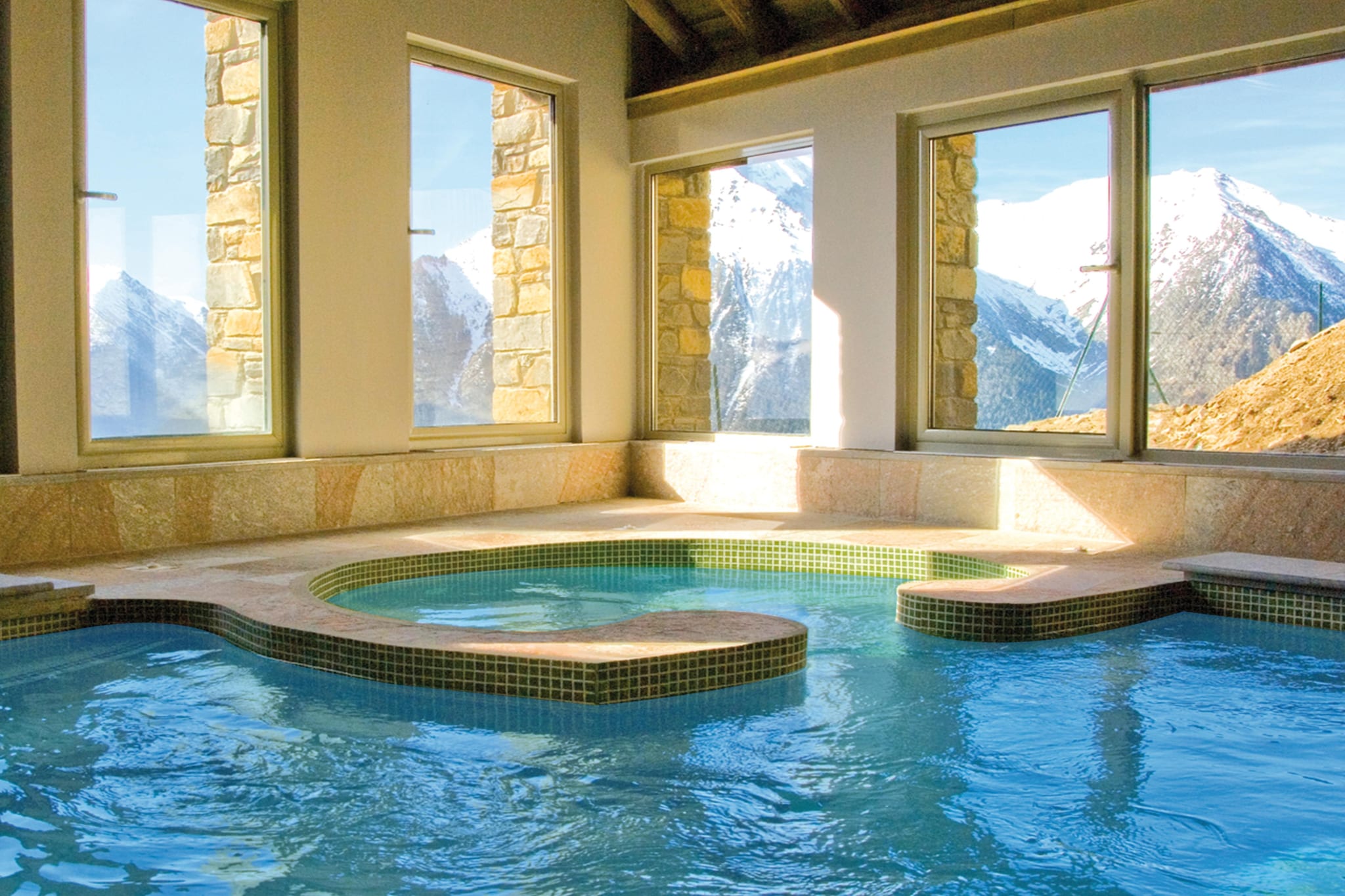 Les Chalets de l'Adet 2 bedroom alcove apt sleeps 8 OTA - Piscine