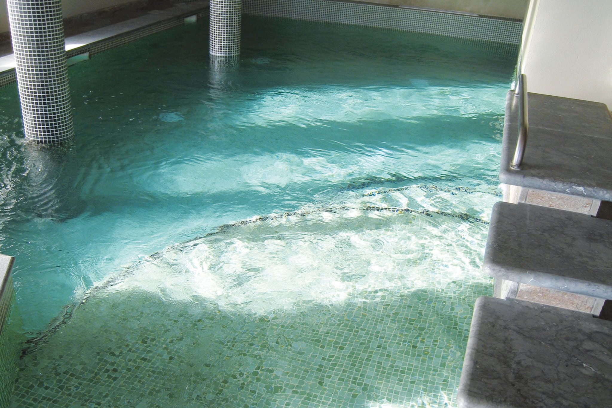 Les Chalets de l'Adet 2 bedroom alcove apt sleeps 8 OTA - Piscine