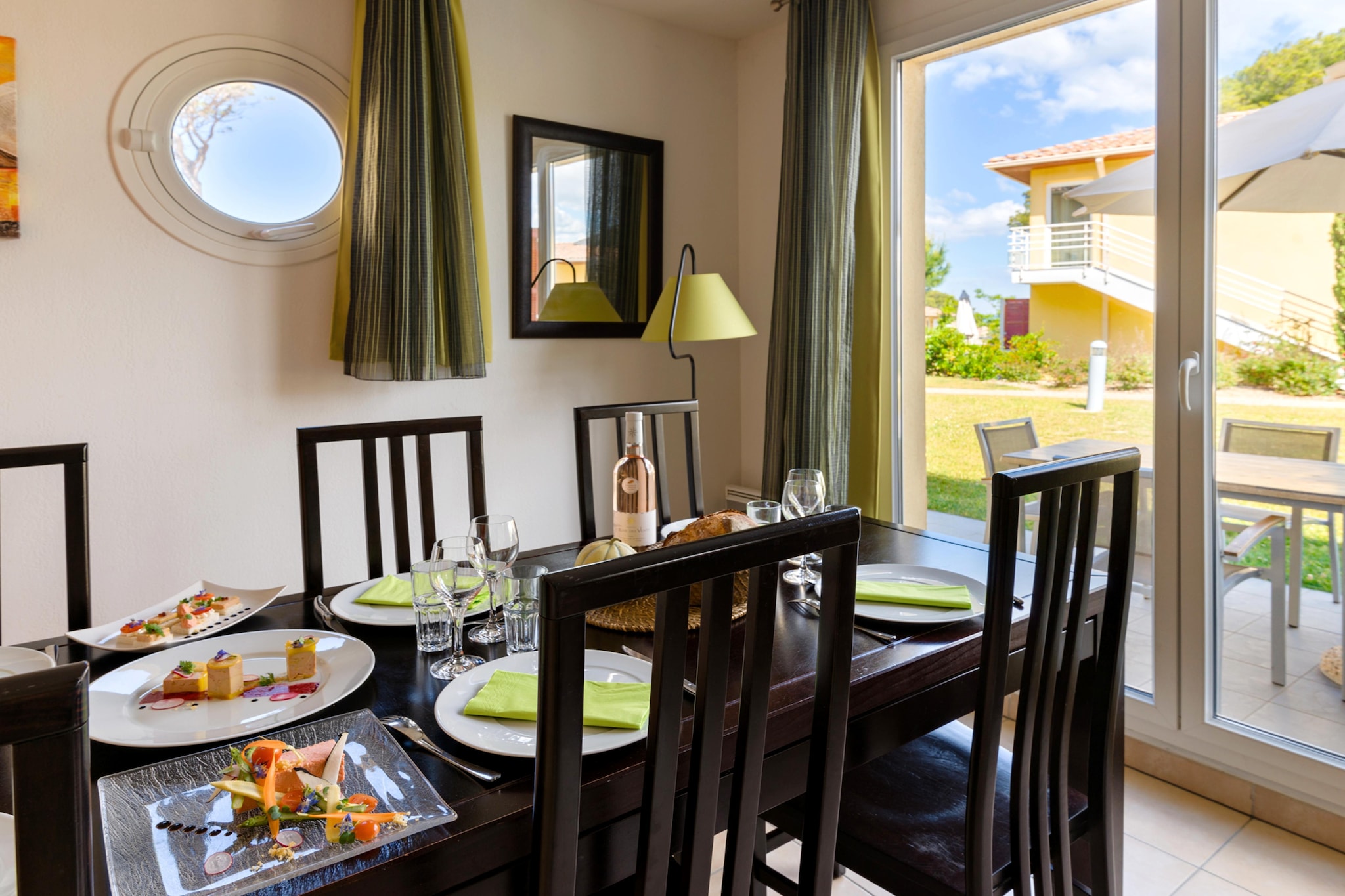 Les Terrasses des Embiez 1 bedroom alcove terraced apt sleeps 6 with sea-view OTA