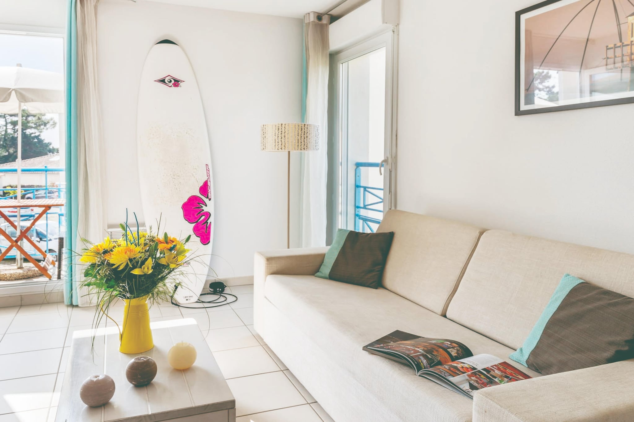 Les Carrelets 2 bedroom duplex apt sleeps 6 without balcony OTA - Woonkamer