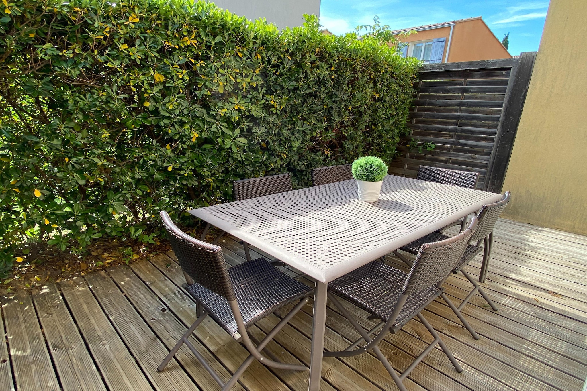 L’Oustau De Sorgue 2 Pièces Coin Nuit 6 Pers - Terrasbalkon