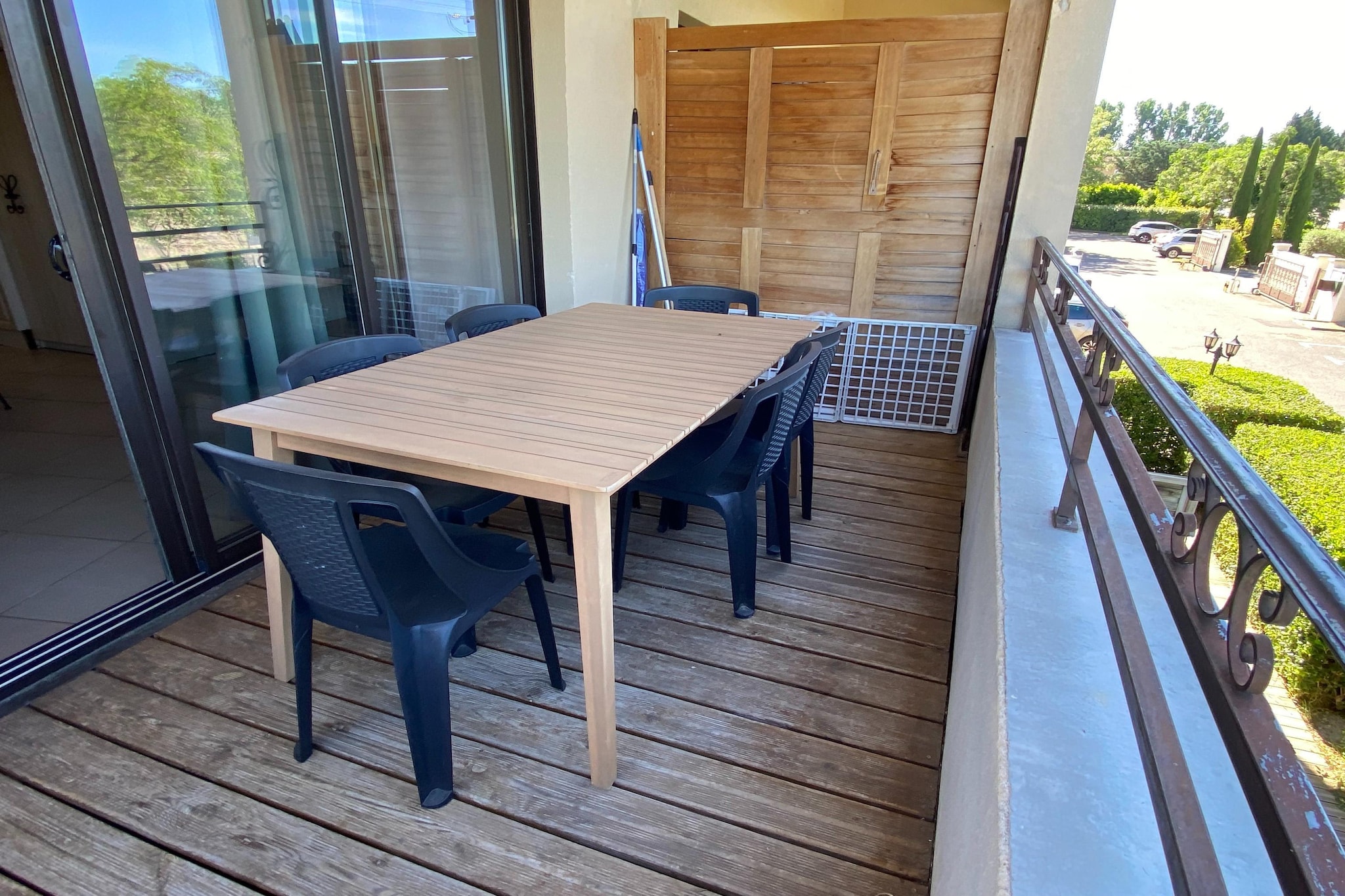 L’Oustau De Sorgue 2 Pièces Coin Nuit 6 Pers - Terrasbalkon