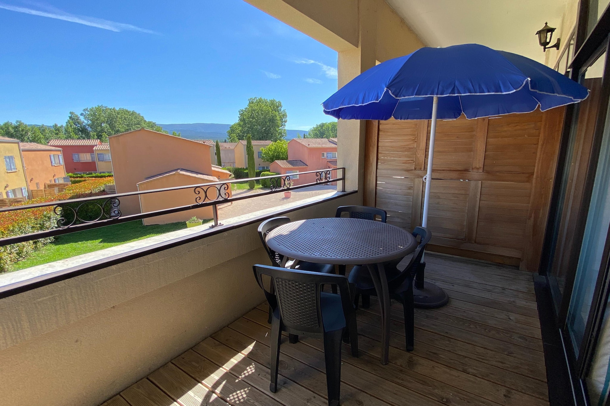 L’Oustau De Sorgue 2 Pièces Coin Nuit 6 Pers - Terrasbalkon