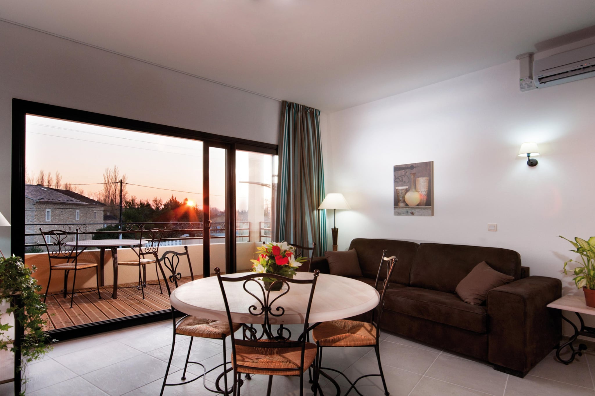 L’Oustau de Sorgue MAISONNETTE 8 pers. OTA - Wohnzimmer