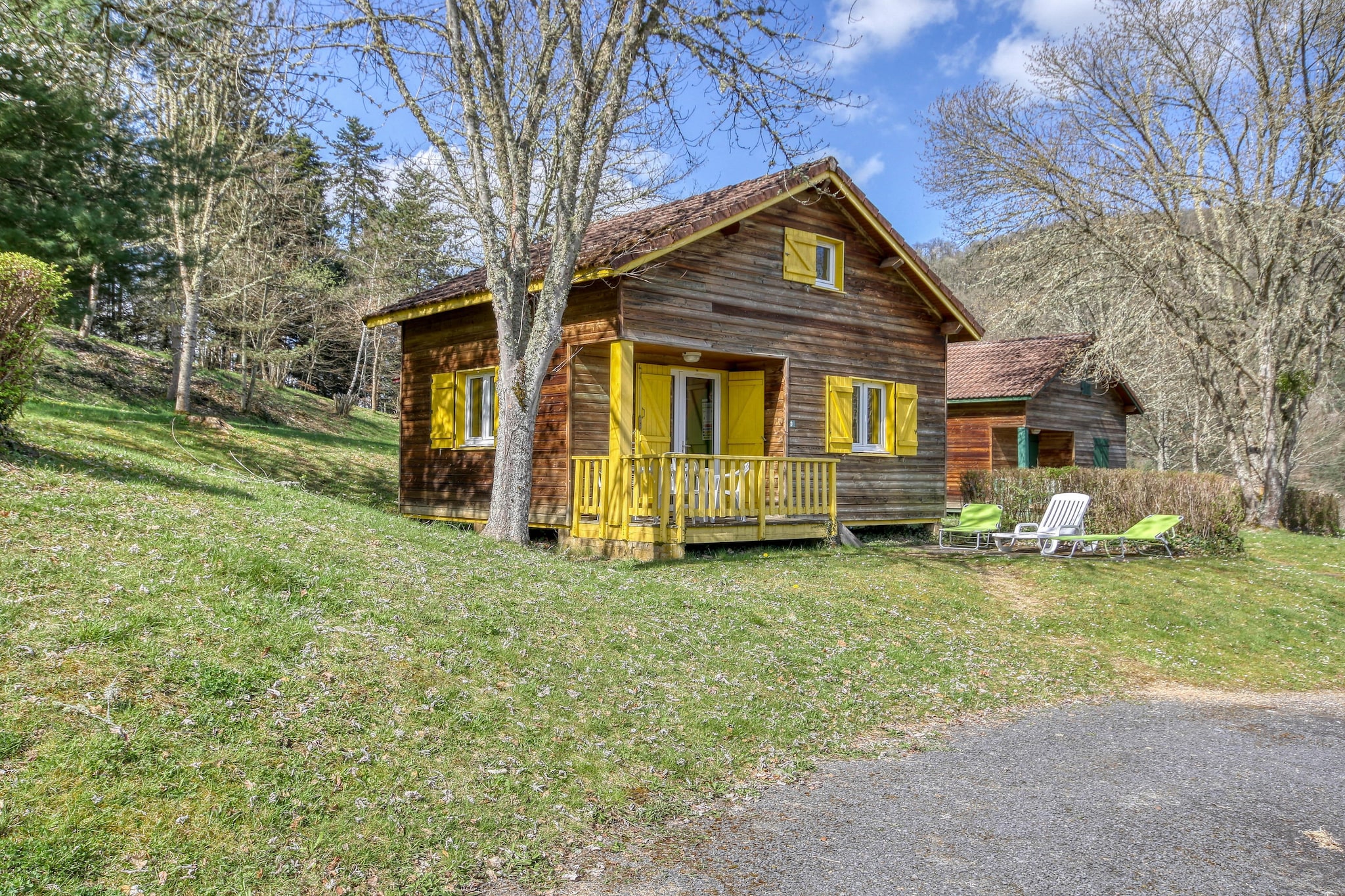 Les Chalets de la Chazotte	Chalet 3 piÃ¨ces 5personnes - Buitenkant zomer
