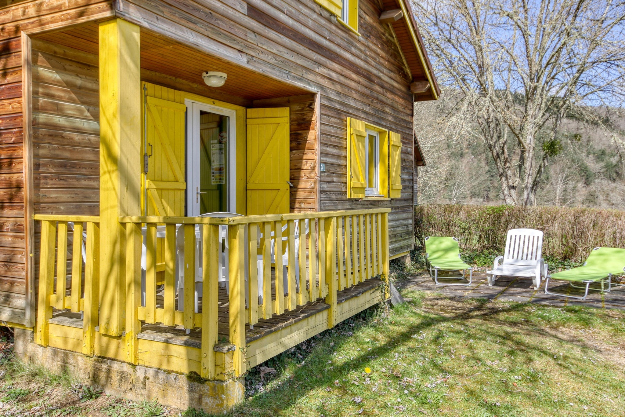 Les Chalets de la Chazotte	Chalet 3 piÃ¨ces 5personnes - Buitenkant zomer