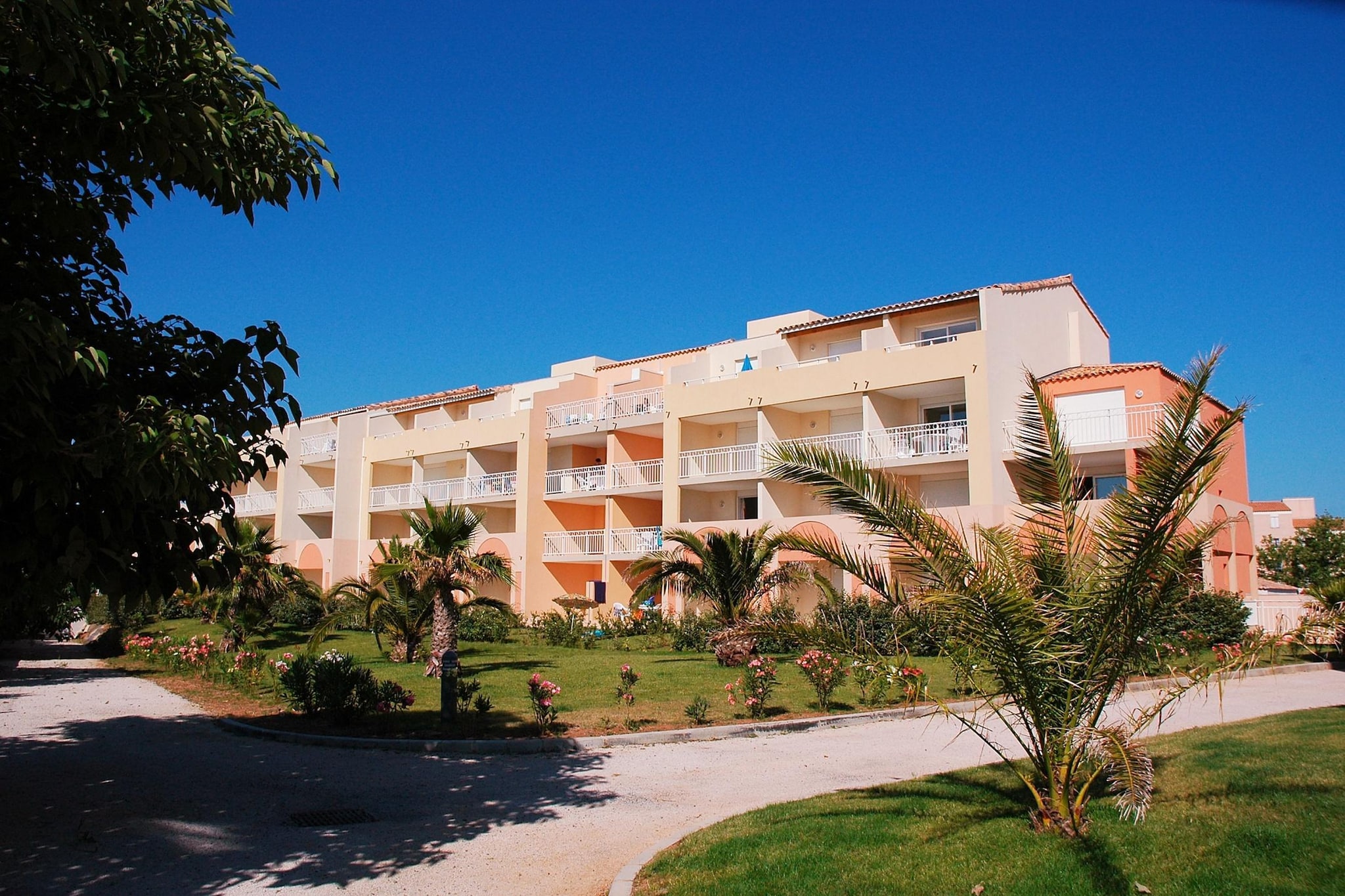 RÃ©sidence Palmyra Golf	Appartement 2 piÃ¨ces 4 personnes - Exterior in summer