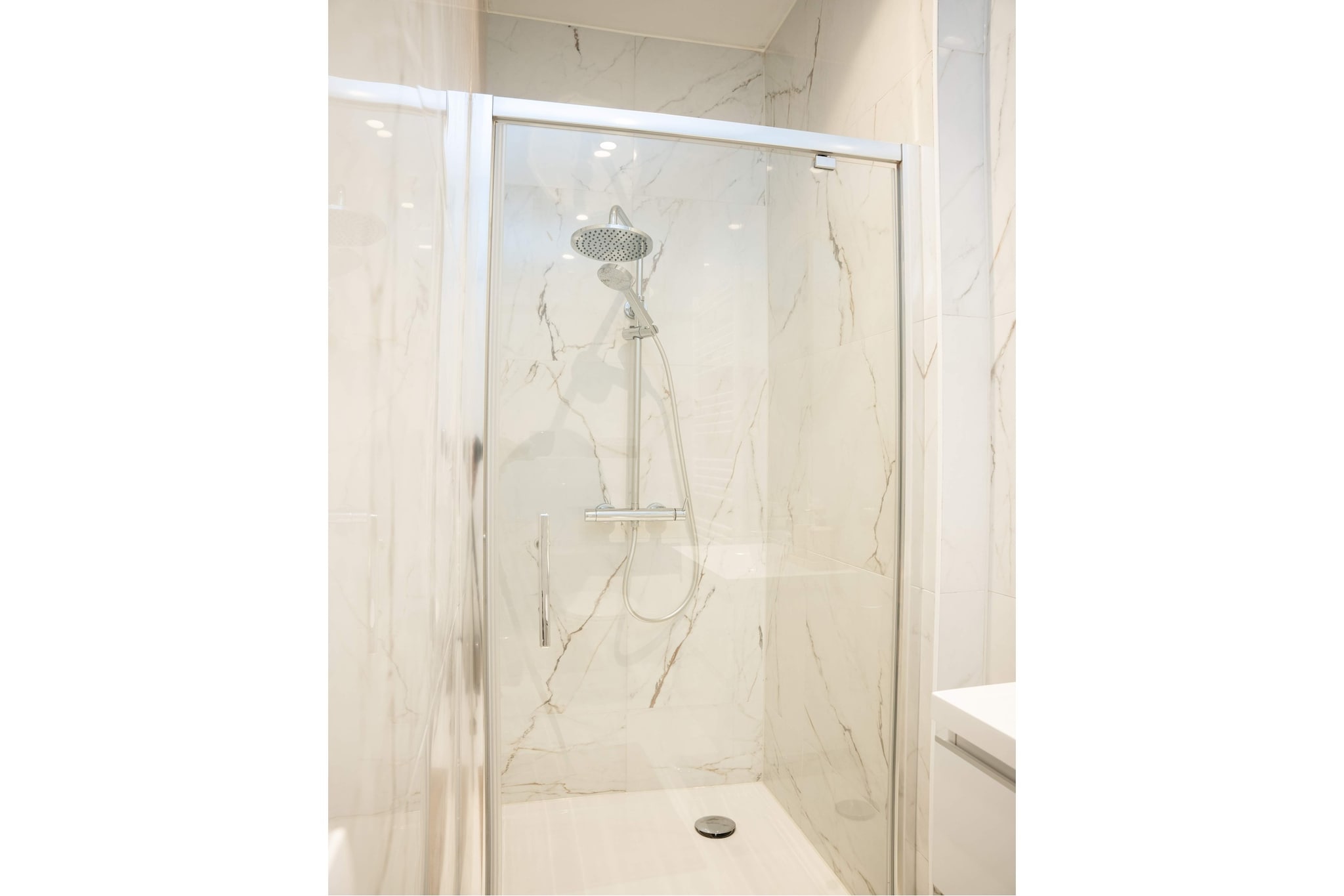 One Lux Stay 31B25B Antwerp near Central Station - Badkamer