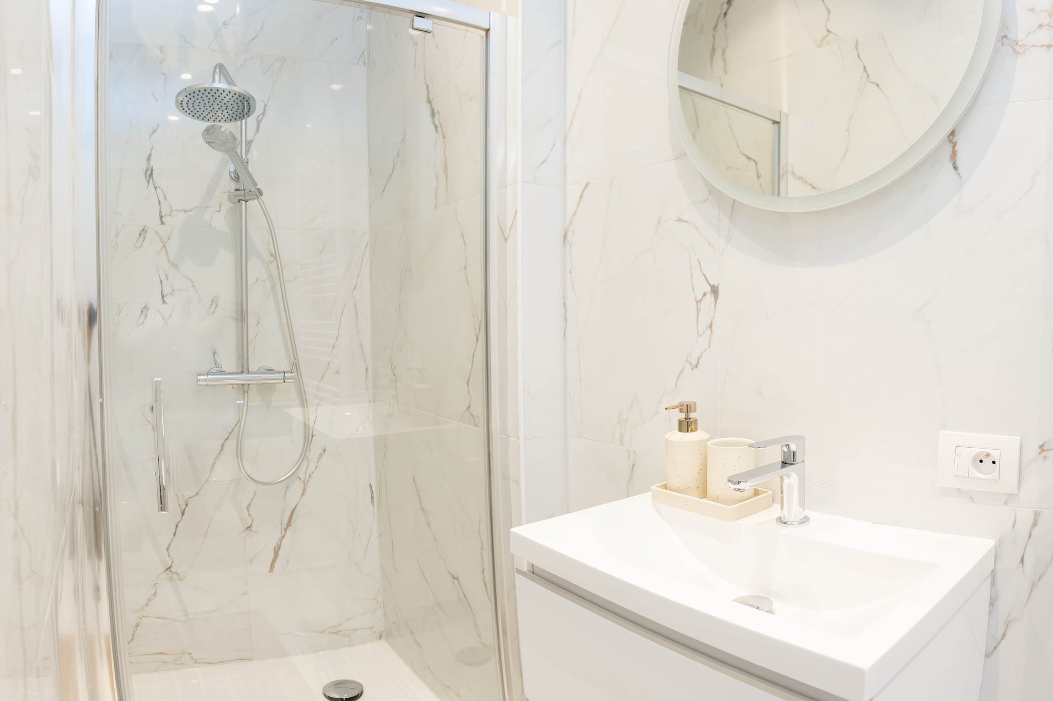 One Lux Stay 2BR/ 2BA Antwerp near Central Station - Salle de bain