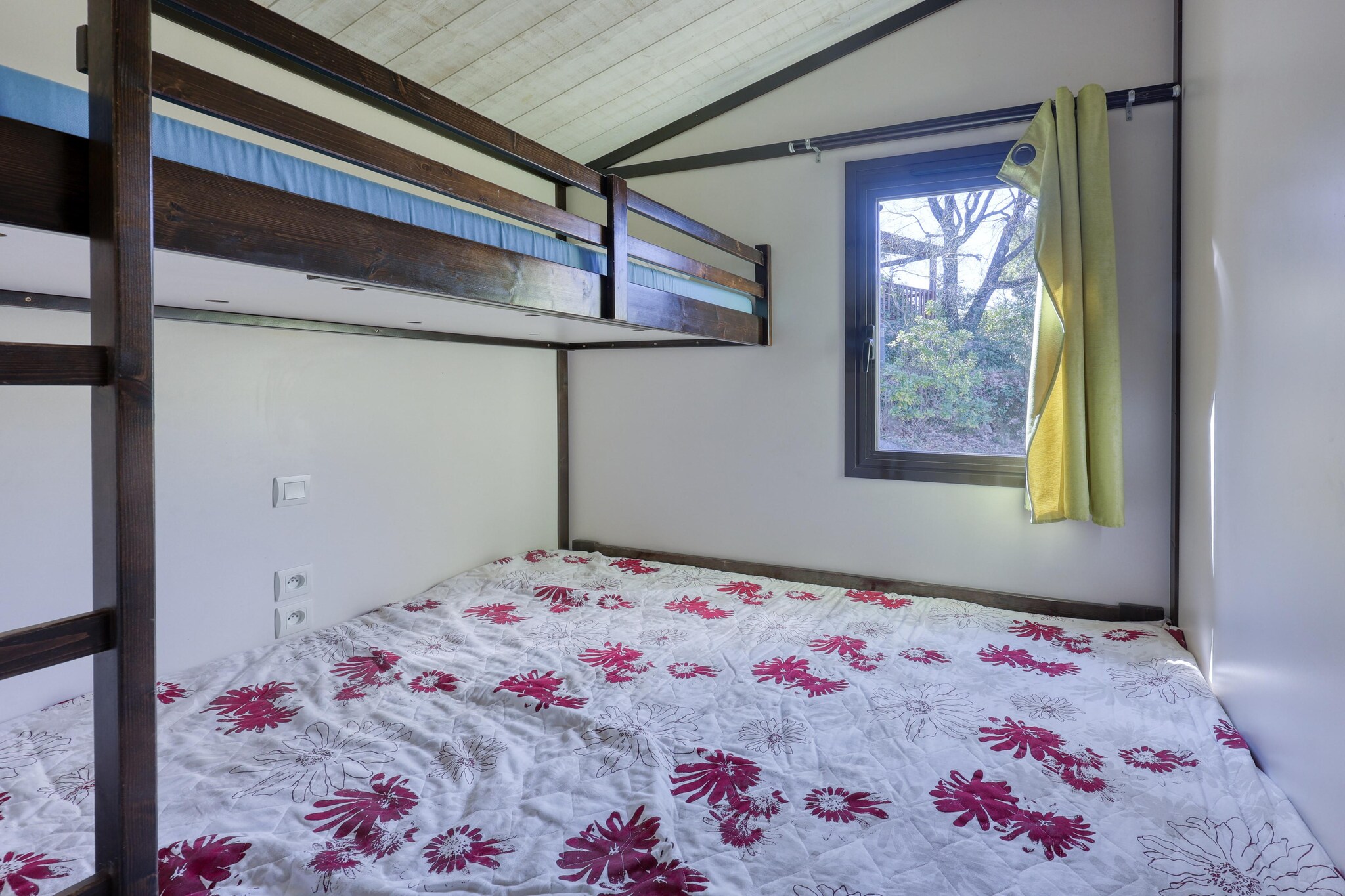 Sun Hols Les Cottages Varois - Chalet 5 personnes climatisé - Slaapkamer