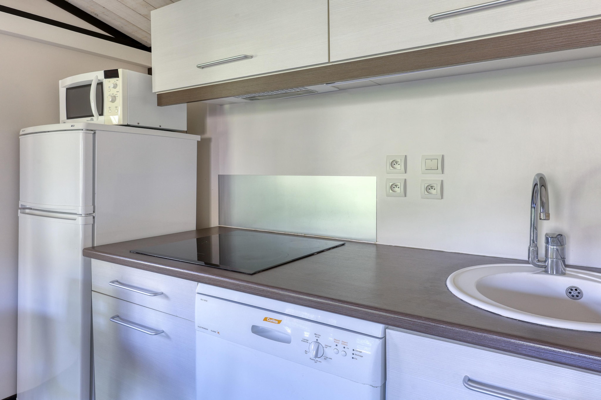 Sun Hols Les Cottages Varois - Chalet 5 personnes climatisé - Keuken