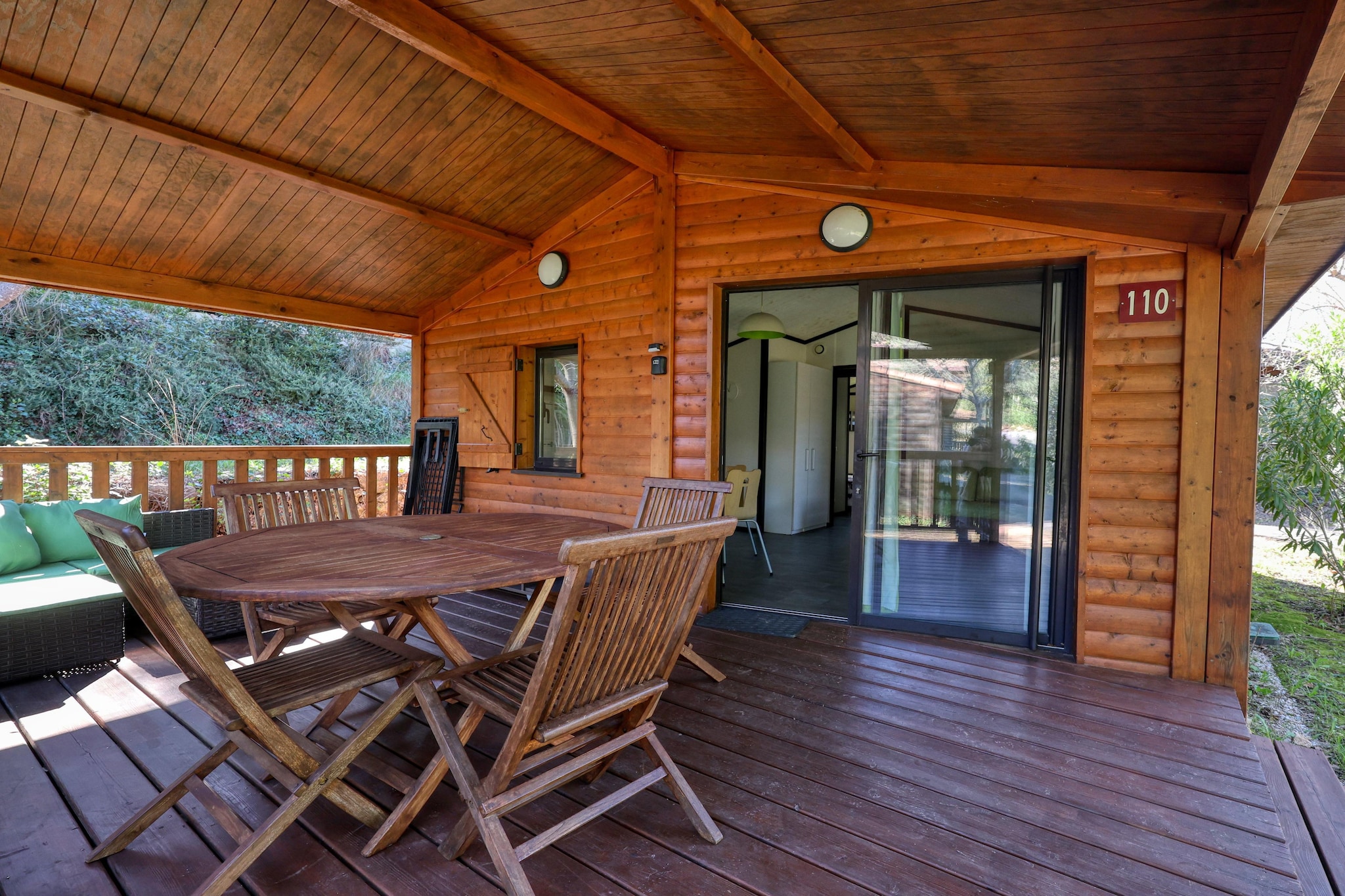 Sun Hols Les Cottages Varois - Chalet 5 personnes climatisé - Terrasbalkon