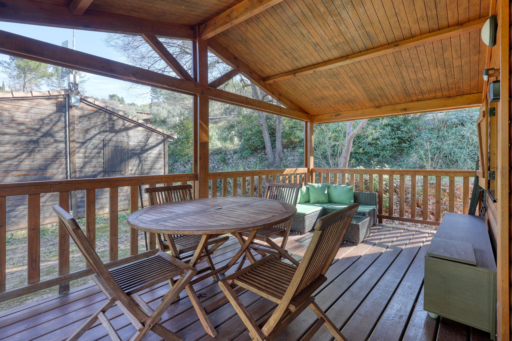 Sun Hols Les Cottages Varois - Chalet 5 personnes climatisé - Terrasbalkon