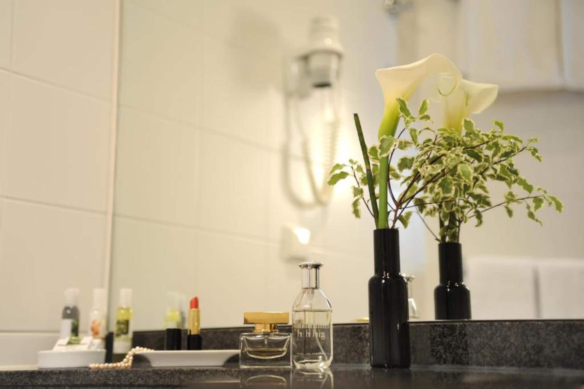 Hotel Düsseldorf - Double Room - Disability Access - Badkamer