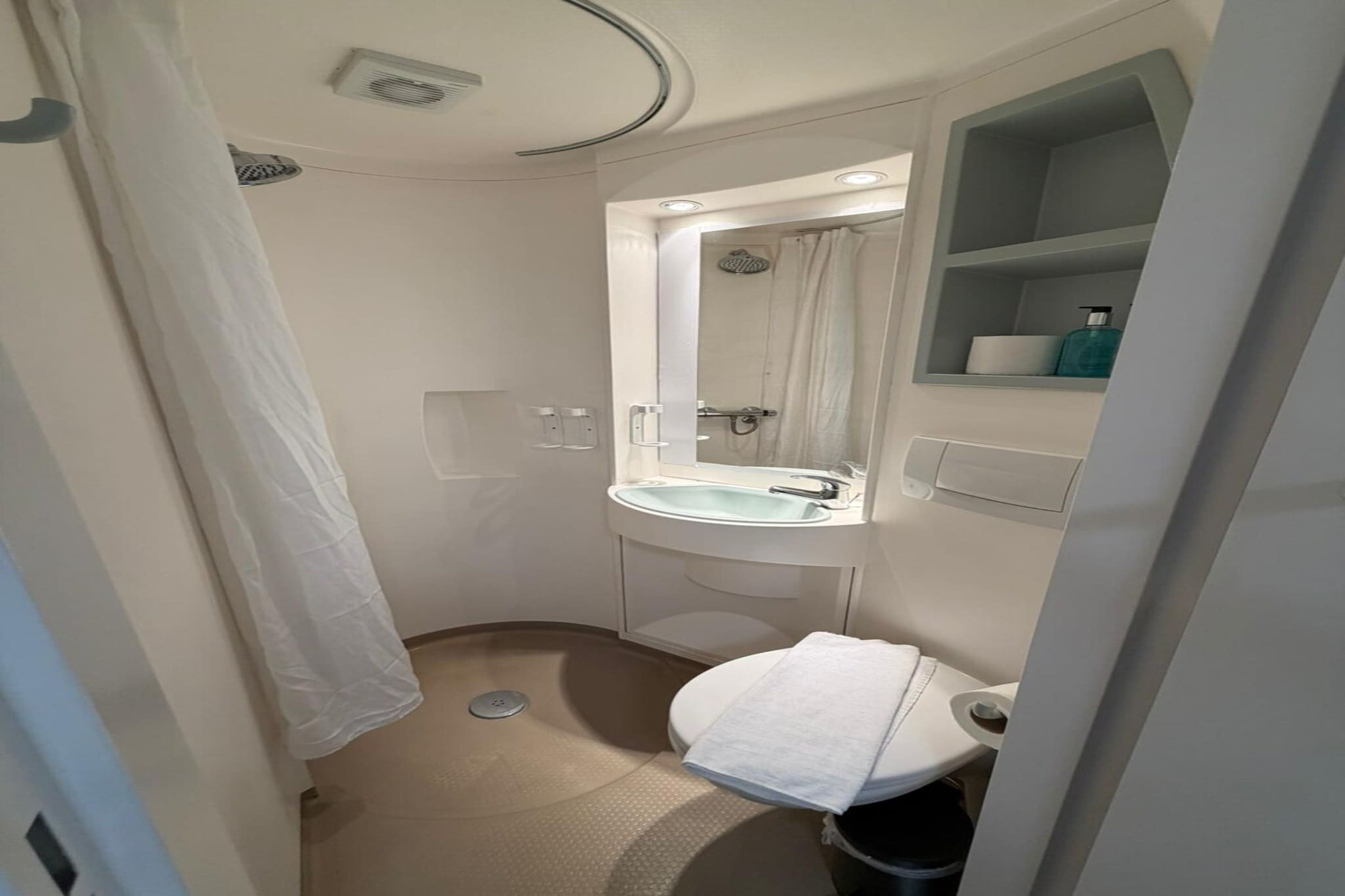 Standard Twin Room - Badkamer