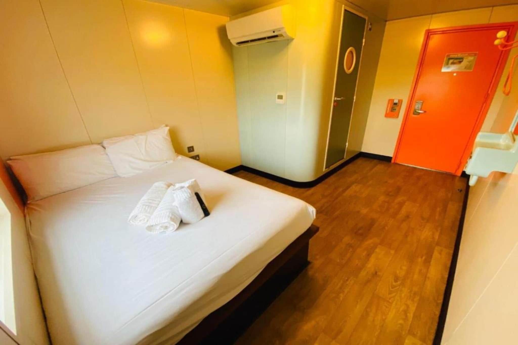 Small Double Room - No Window