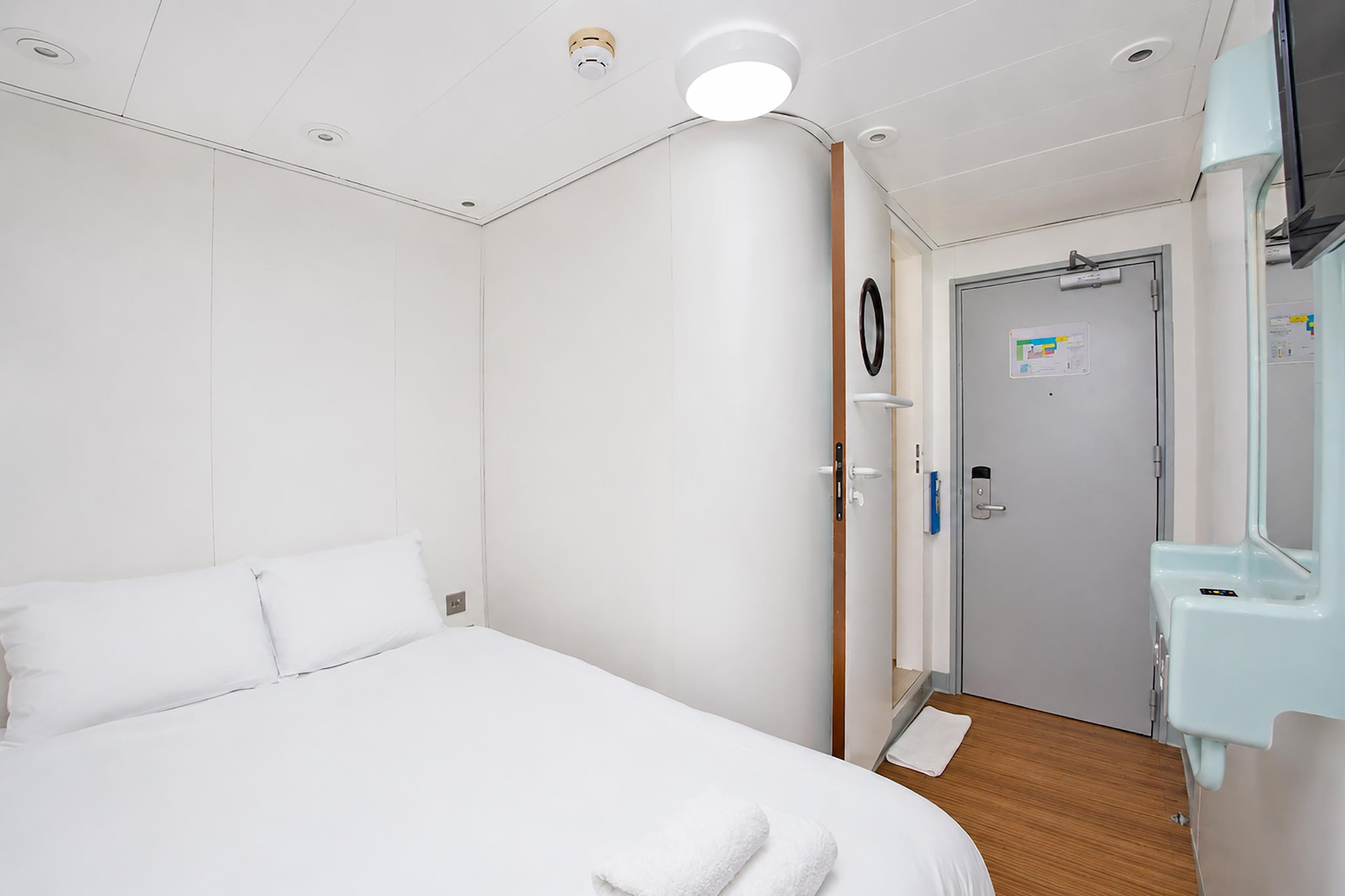 Small Double Room - No Window - Slaapkamer